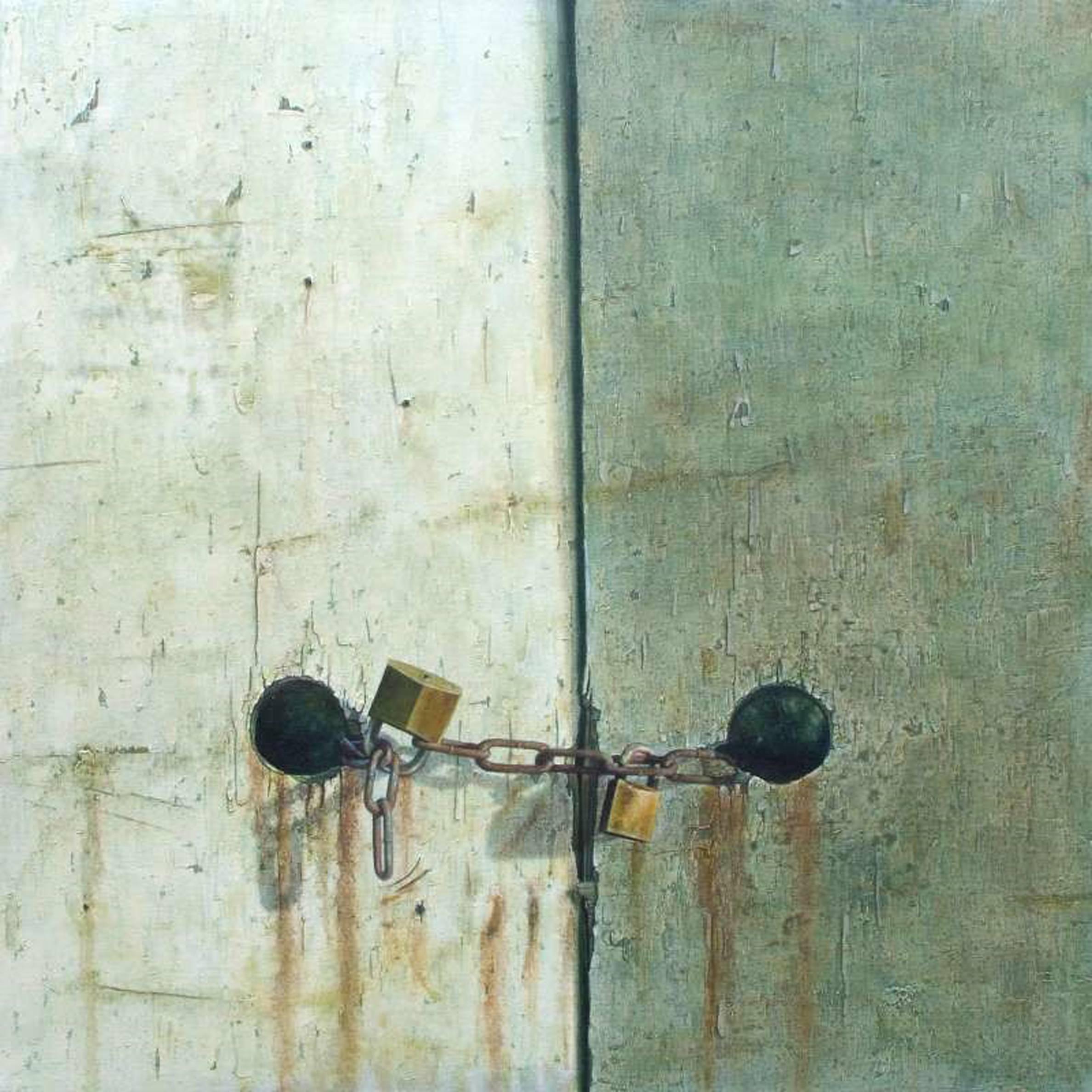 Mike Ellis Interior Painting – Quarry Hill - zeitgenössisches wabi-sabi hyperrealistisches Ölgemälde mit verschlossener Tür