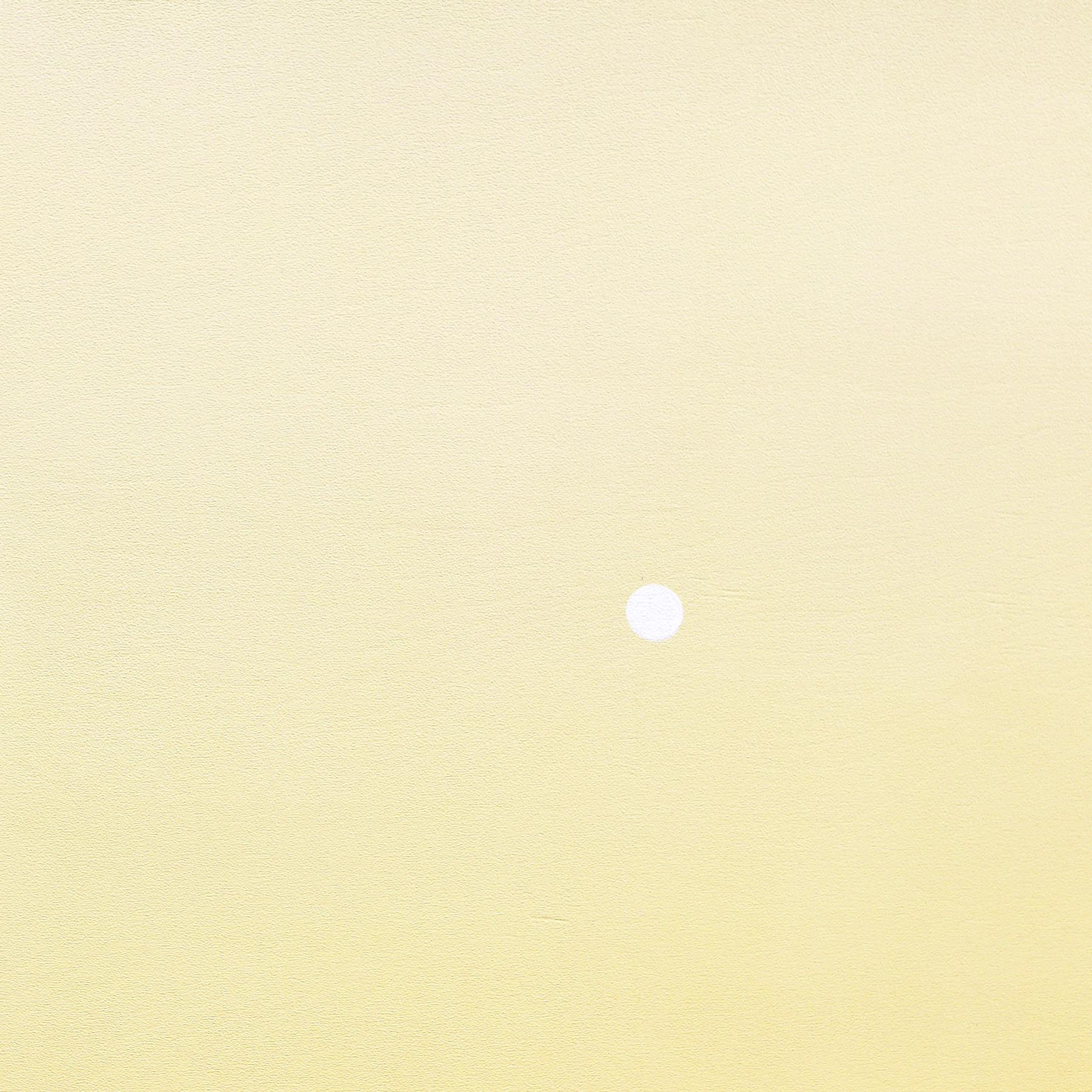 Cielo del Este  -  Pintura minimalista de un paisaje amarillo apagado - Painting Contemporáneo de Mike Gough