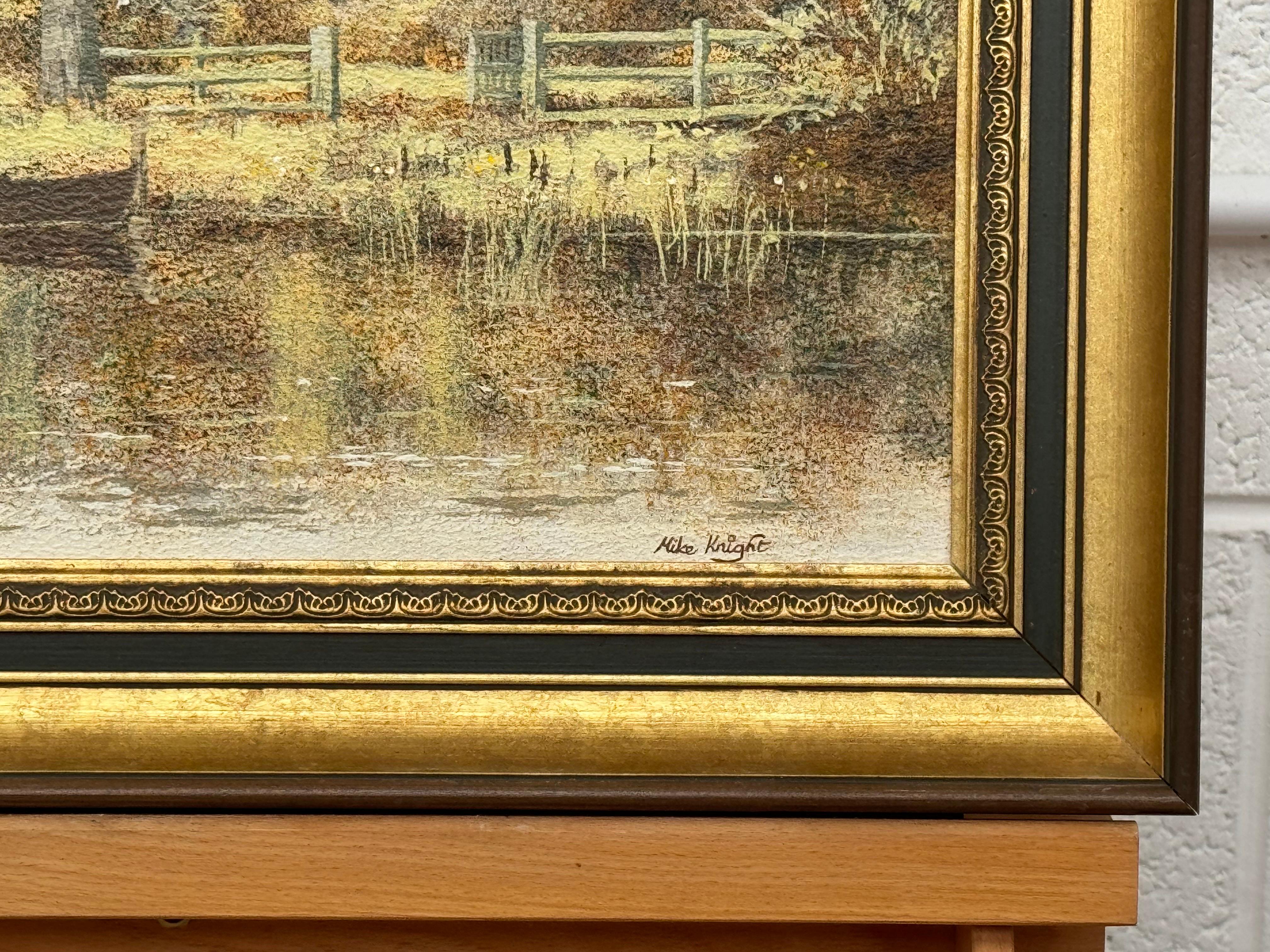 Paisaje fluvial de aldea inglesa en otoño en el campo por el artista británico Mike Knight (1942-2004) NDD ATD FRSA

El arte mide 16 x 12 pulgadas
El marco mide 20 x 16 pulgadas

Este cautivador cuadro capta la serena belleza de una tranquila escena