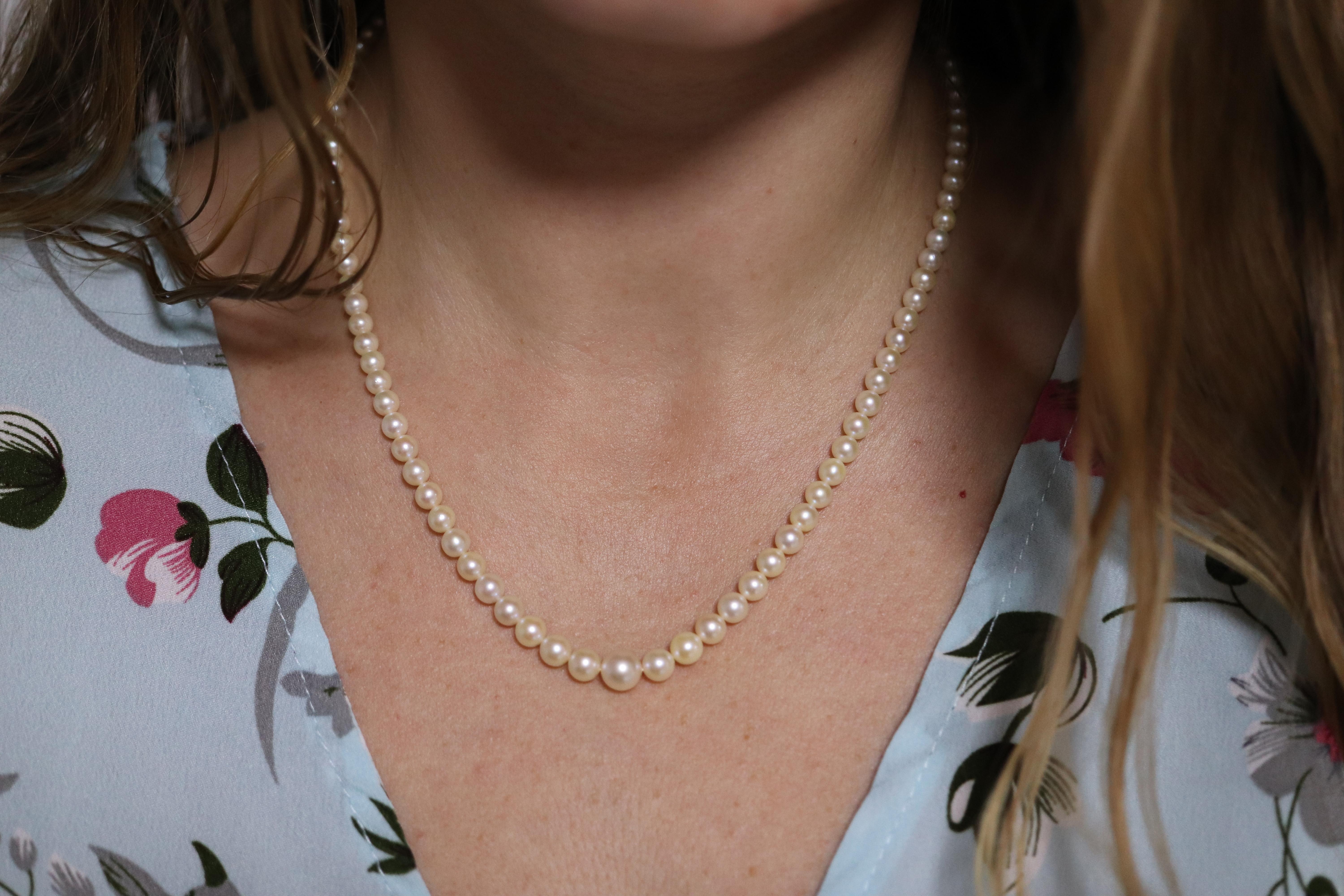 Privileged to sell this beautiful piece. Shows little to no wear.

MIKIMOTO Authentic strand. 

Details

Single strand 18inch

Saltwater Cultured Akoya pearls high quality 

3.5mm to 7mm range
10k Antique Rose gold Mikimoto Clasp

This is an
