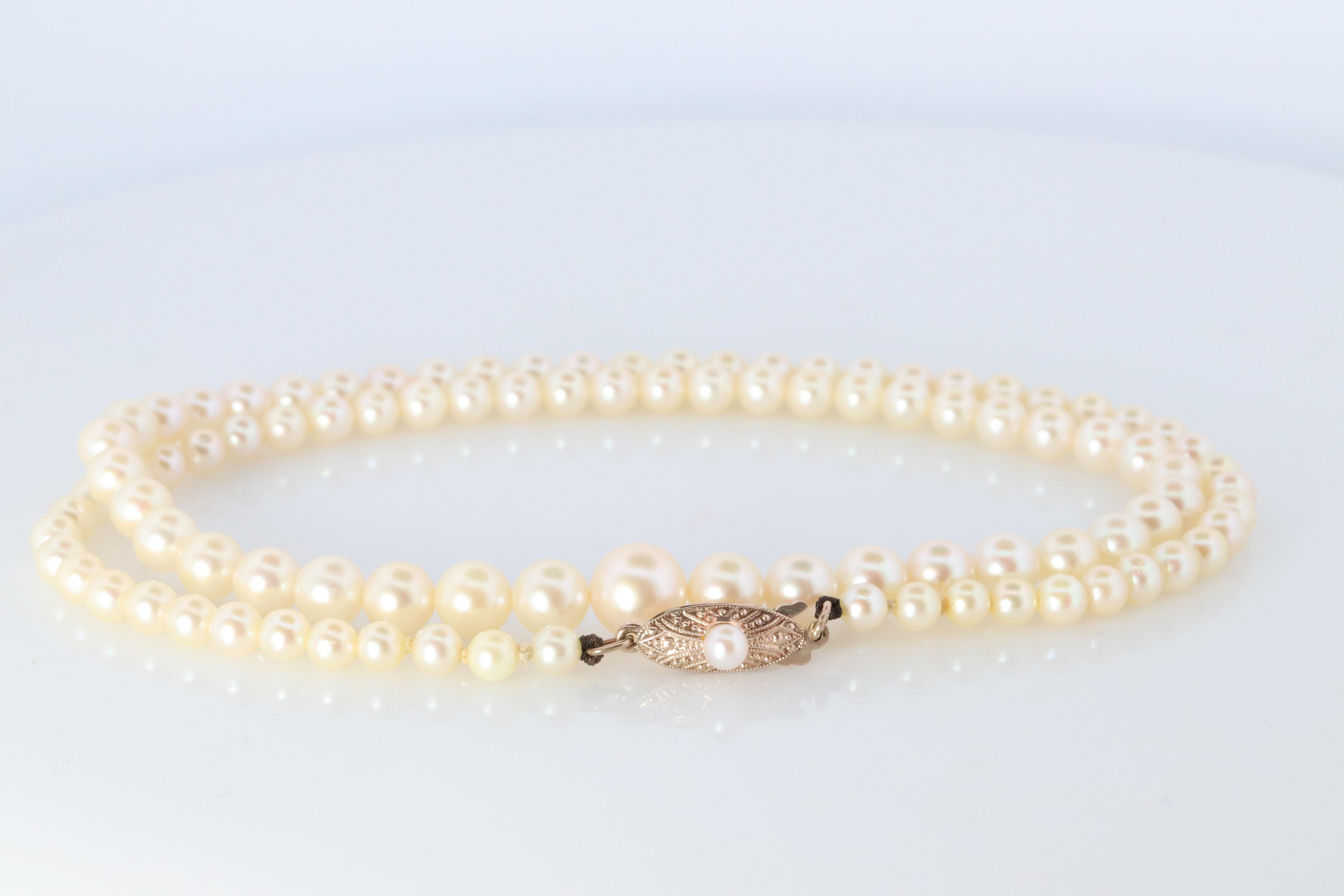 Round Cut MIKIMOTO 10k Gold Pearl Necklace. Graduated  Pearl Strand 18in Necklace Mikimoto For Sale