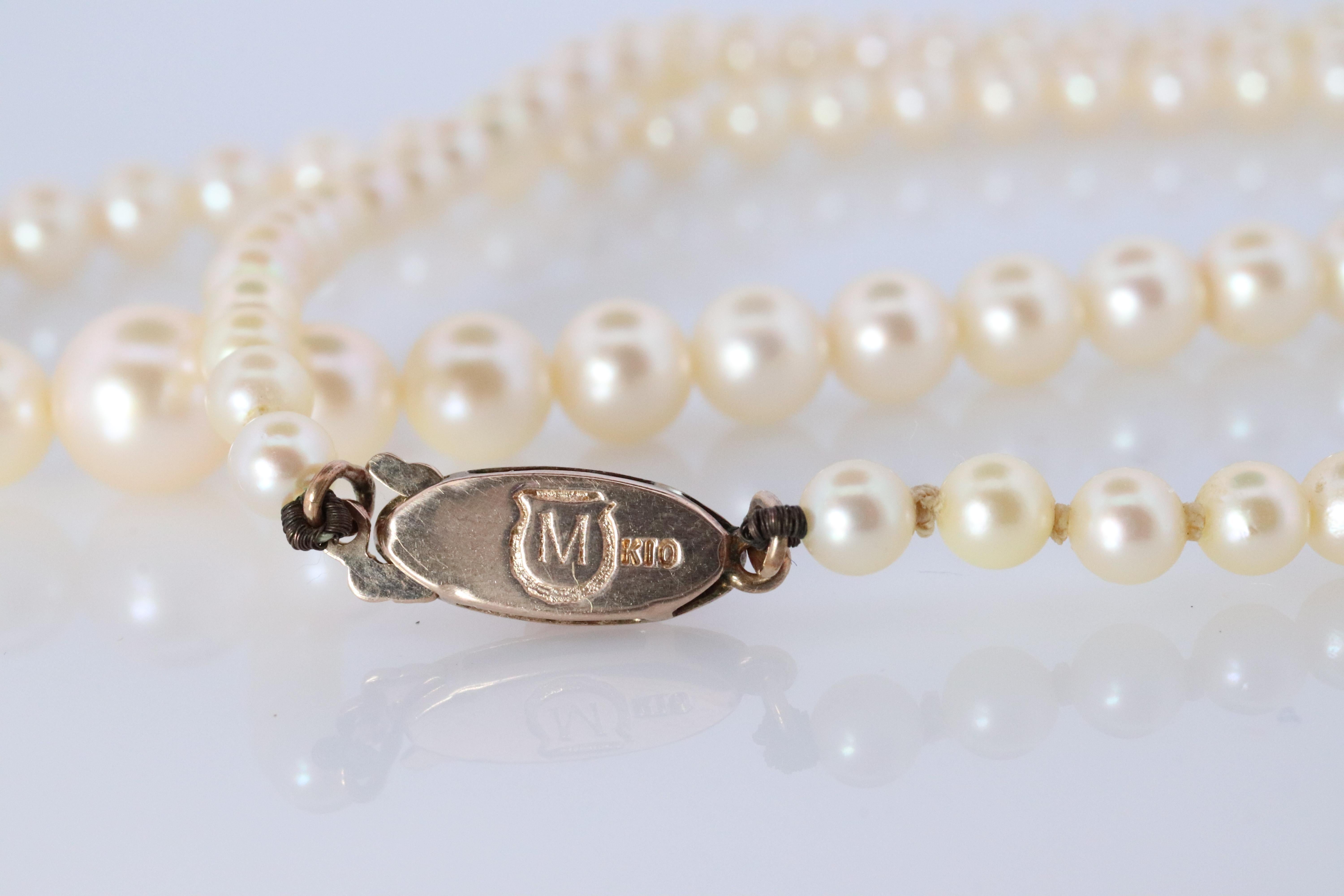 Women's MIKIMOTO 10k Gold Pearl Necklace. Graduated  Pearl Strand 18in Necklace Mikimoto For Sale