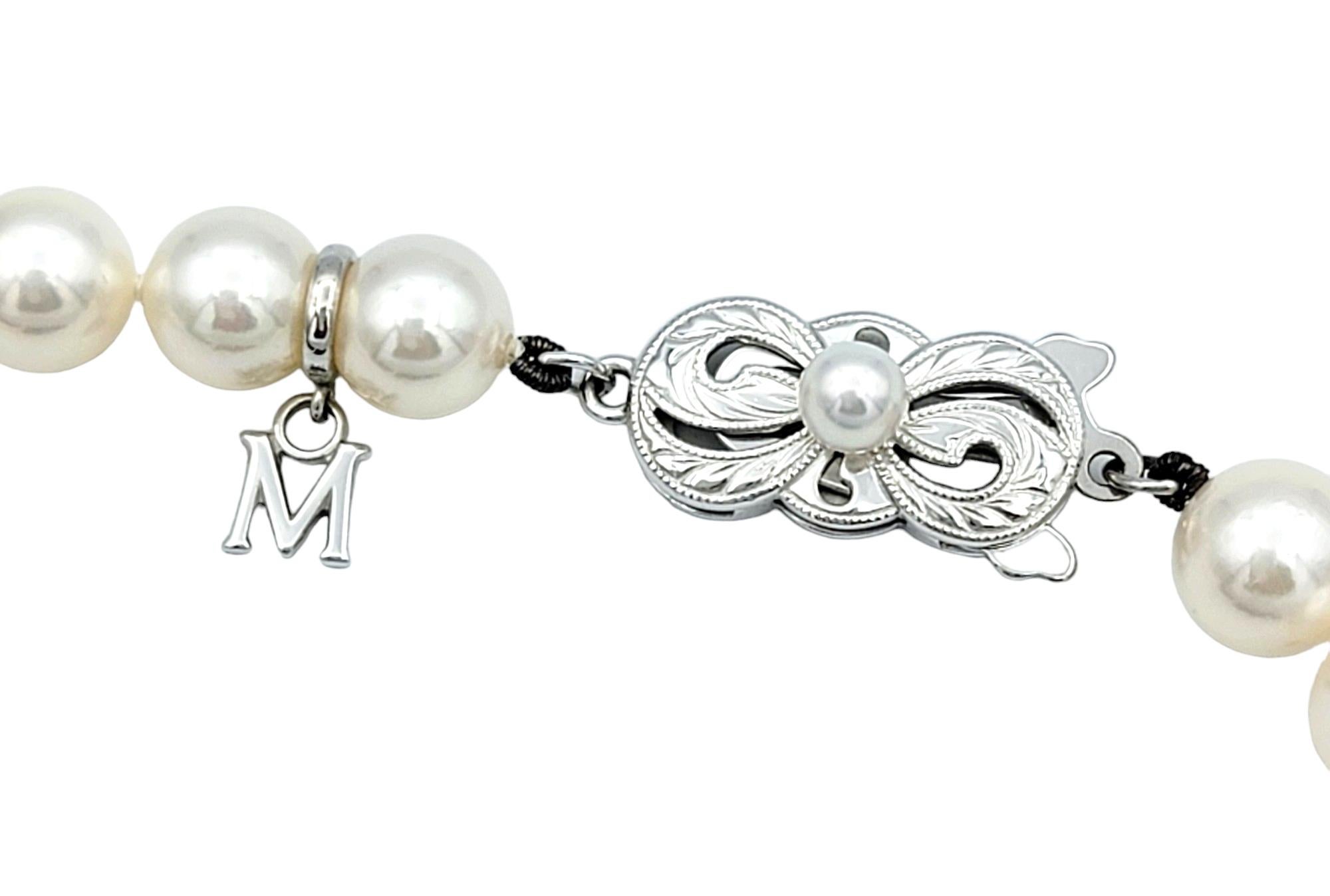 Taille ronde Mikimoto Collier de perles Akoya de 16 pouces avec fermoir en or blanc 18 carats en vente