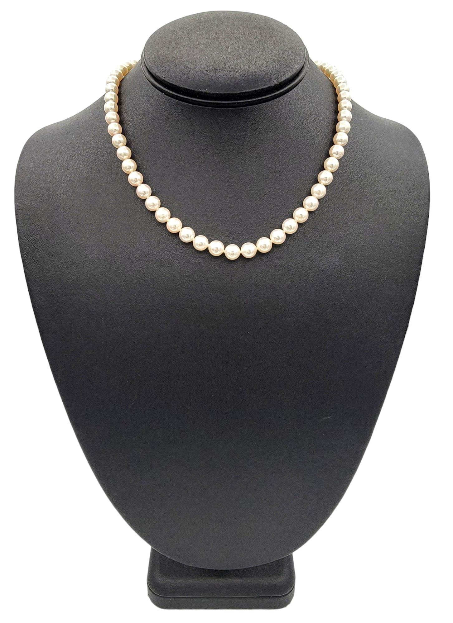 Mikimoto Collier de perles Akoya de 16 pouces avec fermoir en or blanc 18 carats en vente 1