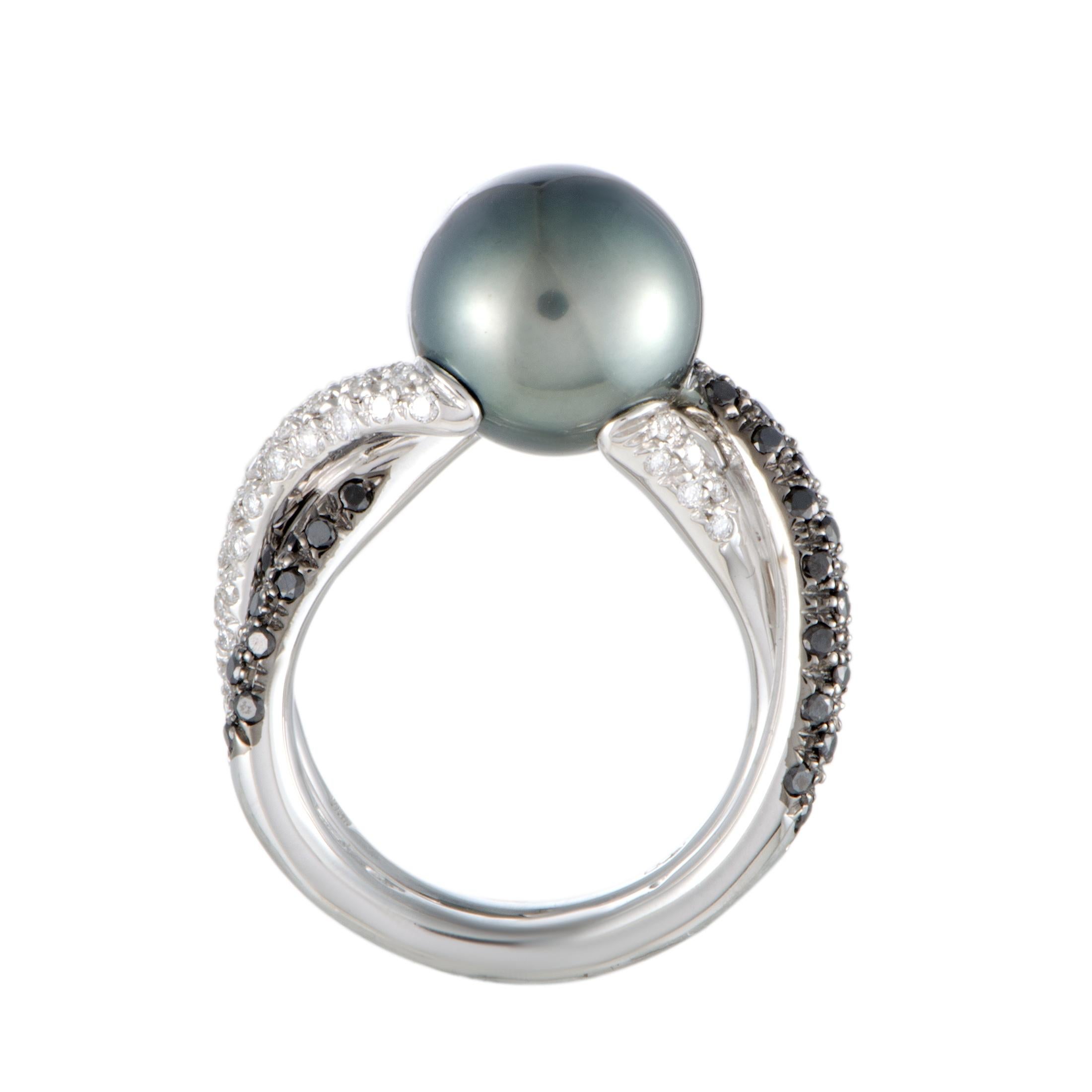 Mikimoto 18 Karat White Gold White and Black Diamonds and Black Pearl Ring In Excellent Condition In Southampton, PA