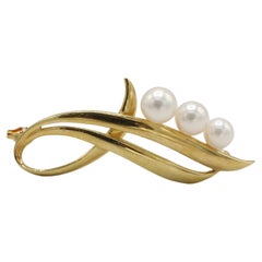 Mikimoto 18 Karat Yellow Gold Akoya Cultured Pearl Brooch Pin