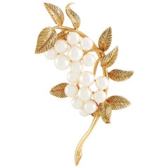 Mikimoto 18 Karat Yellow Gold Pearl Brooch