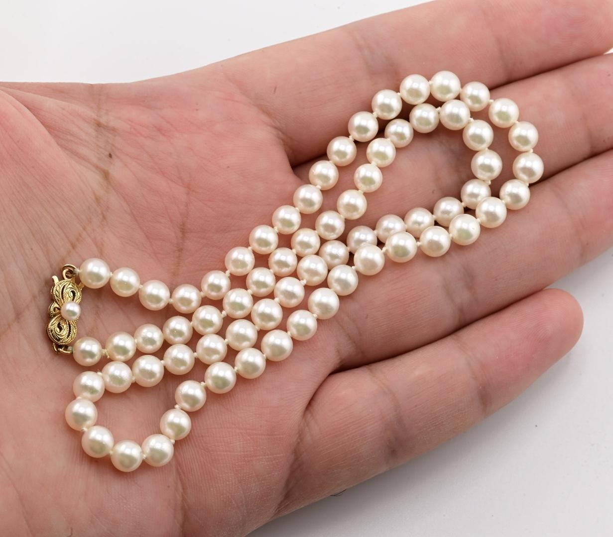 Mikimoto Collar de Perlas Akoya con Cierre de Oro de 18K 17