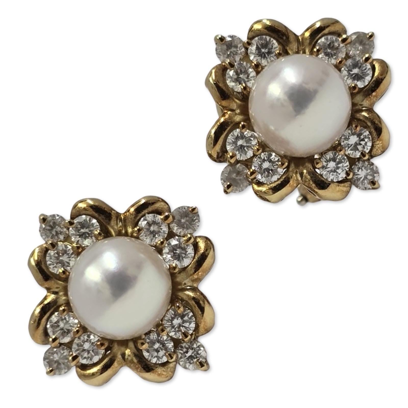 Orecchini con perle e diamanti in oro 18K di Mikimoto, 2,40ctw, perle da 8,7mm In condizioni ottime in vendita a Miami, FL