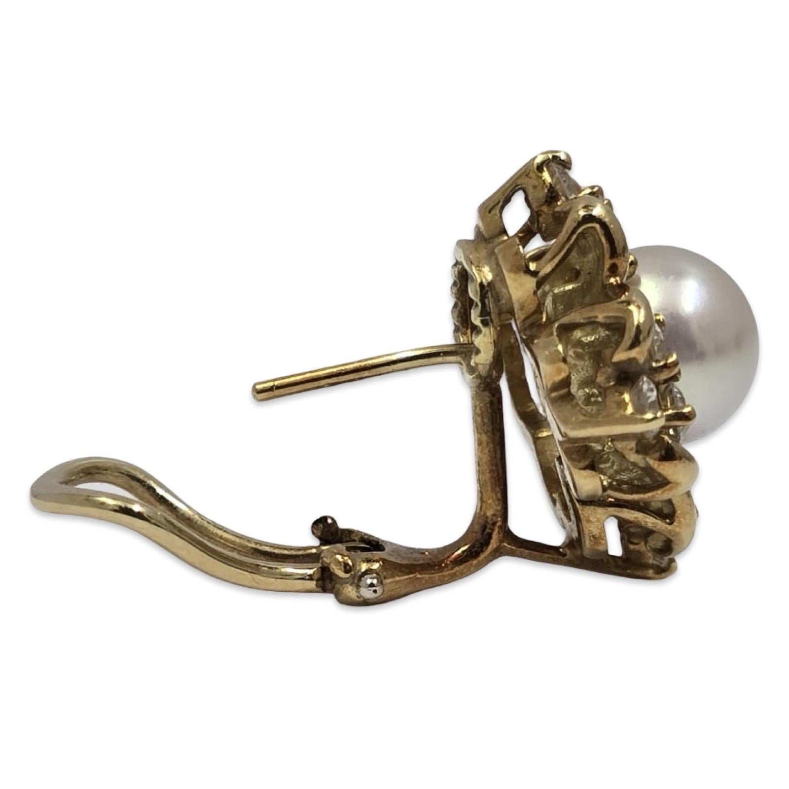 Orecchini con perle e diamanti in oro 18K di Mikimoto, 2,40ctw, perle da 8,7mm in vendita 4