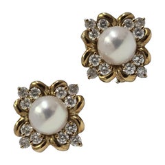 Orecchini con perle e diamanti in oro 18K di Mikimoto, 2,40ctw, perle da 8,7mm