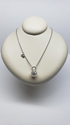 Mikimoto Weißer Südseeperlen-Blumenanhänger aus 18 Karat Weißgold