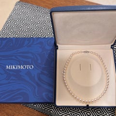 Mikimoto 18K Weißgold 8.0 - 8.5mm Akoya Perlen Strang Halskette mit M Charme