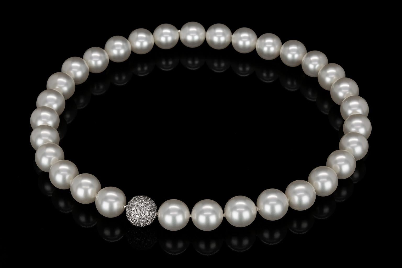 Mikimoto 18K Weißgold Abgestufte Südseeperlen Strang Diamant Halskette Damen im Angebot