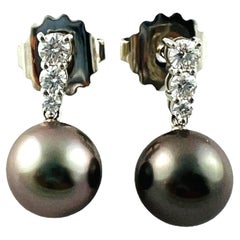 Mikimoto Boucles d'oreilles en goutte Morning Dew en or blanc 18 carats avec perles des mers du Sud noires et diamants 