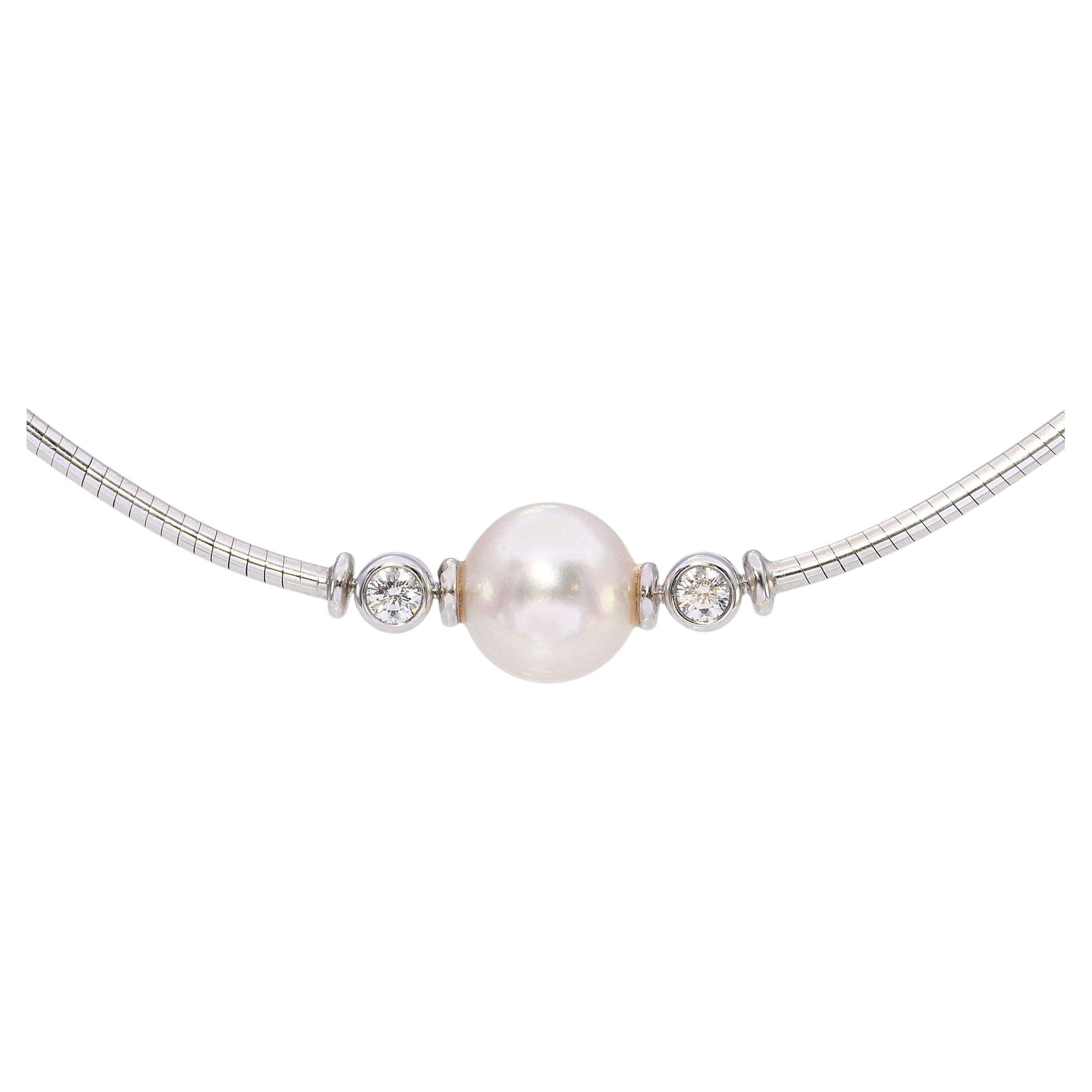 Collana Mikimoto in oro bianco 18 carati con perle e diamanti