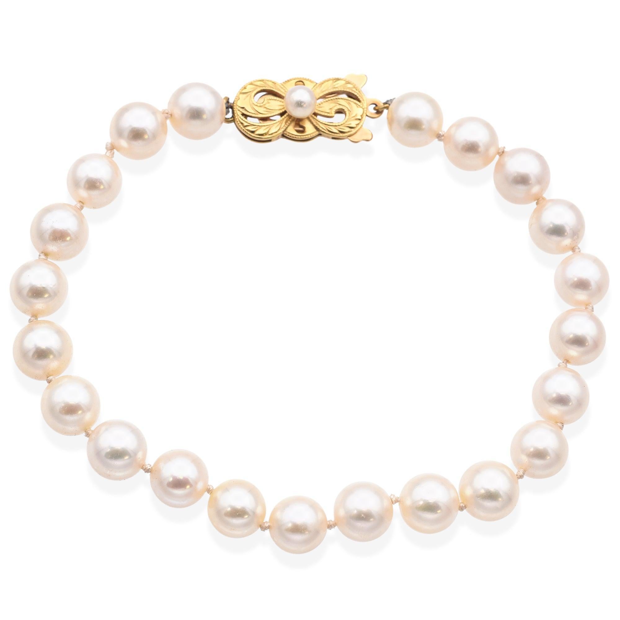 Weight: 11.8 grams
Length: 7 inches
Stone: Pearl, 7 mm
Hallmark: M 750

ITEM #: BR-1324-062024-16