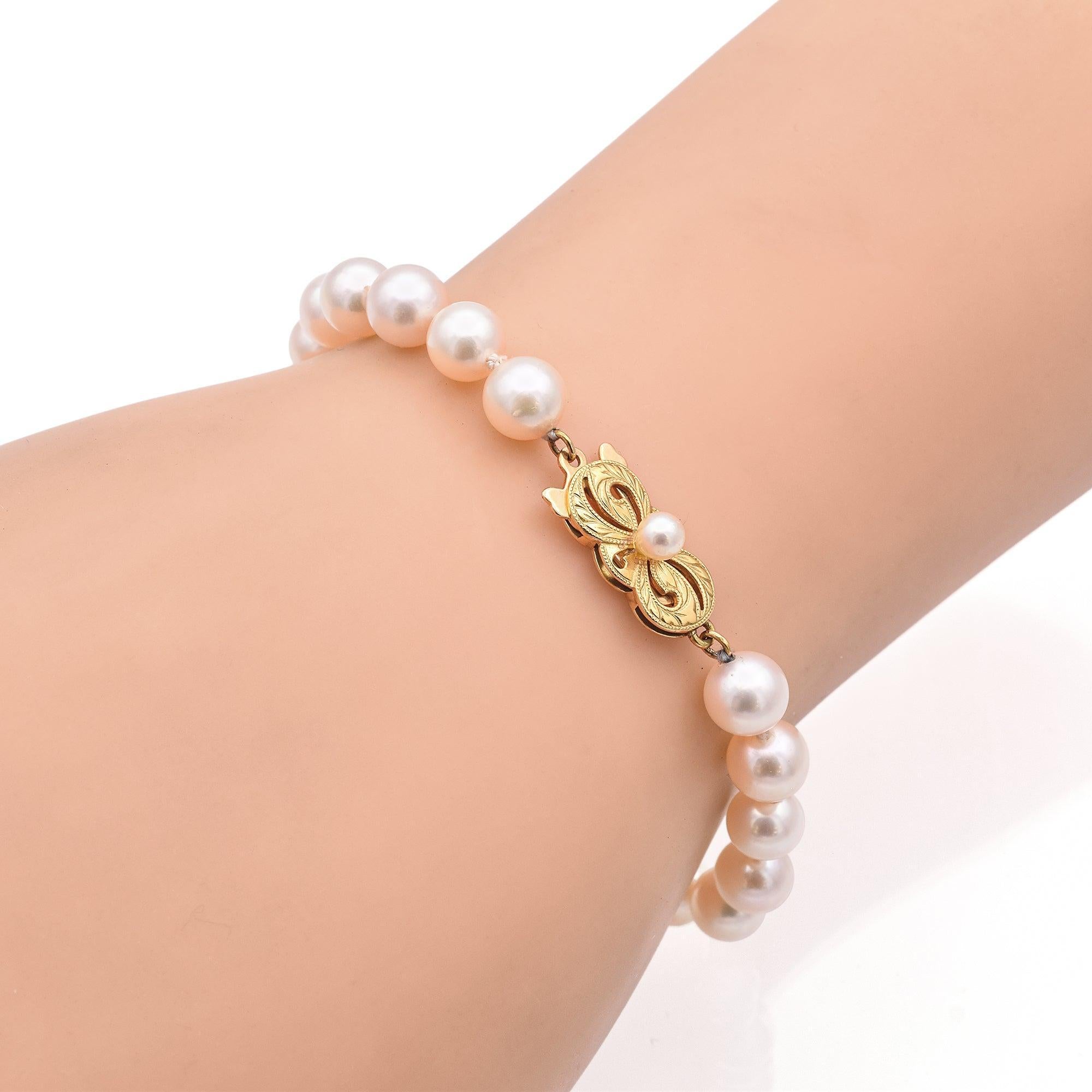 Mikimoto 18K Yellow Gold 7mm Pearl Beaded Strand Bracelet In Good Condition In New York, NY