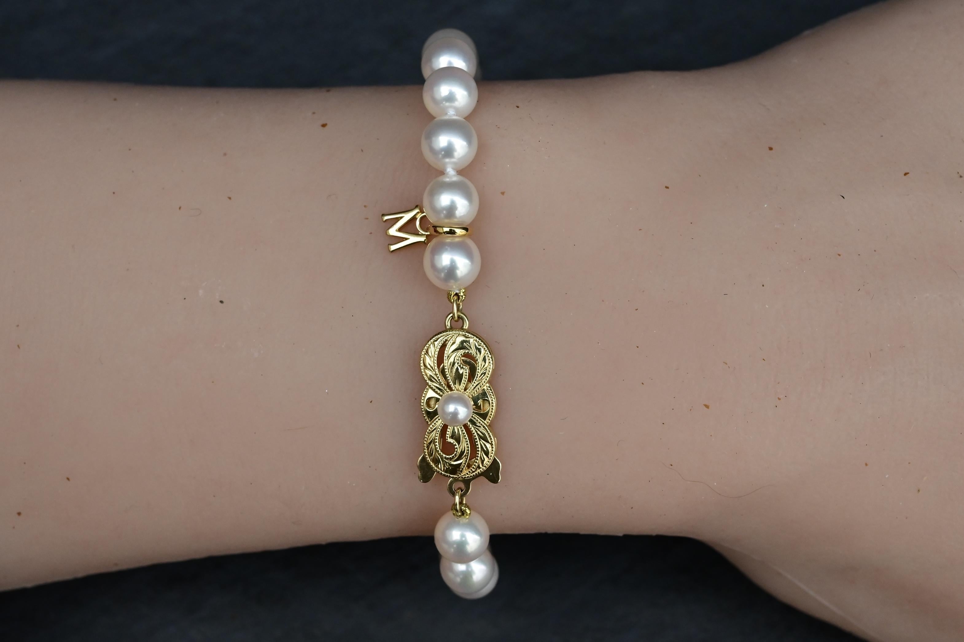 Women's Mikimoto 18K Yellow Gold Akoya Pearl Bracelet Full Set– 6.5mm Pearls, 7 1/2” For Sale