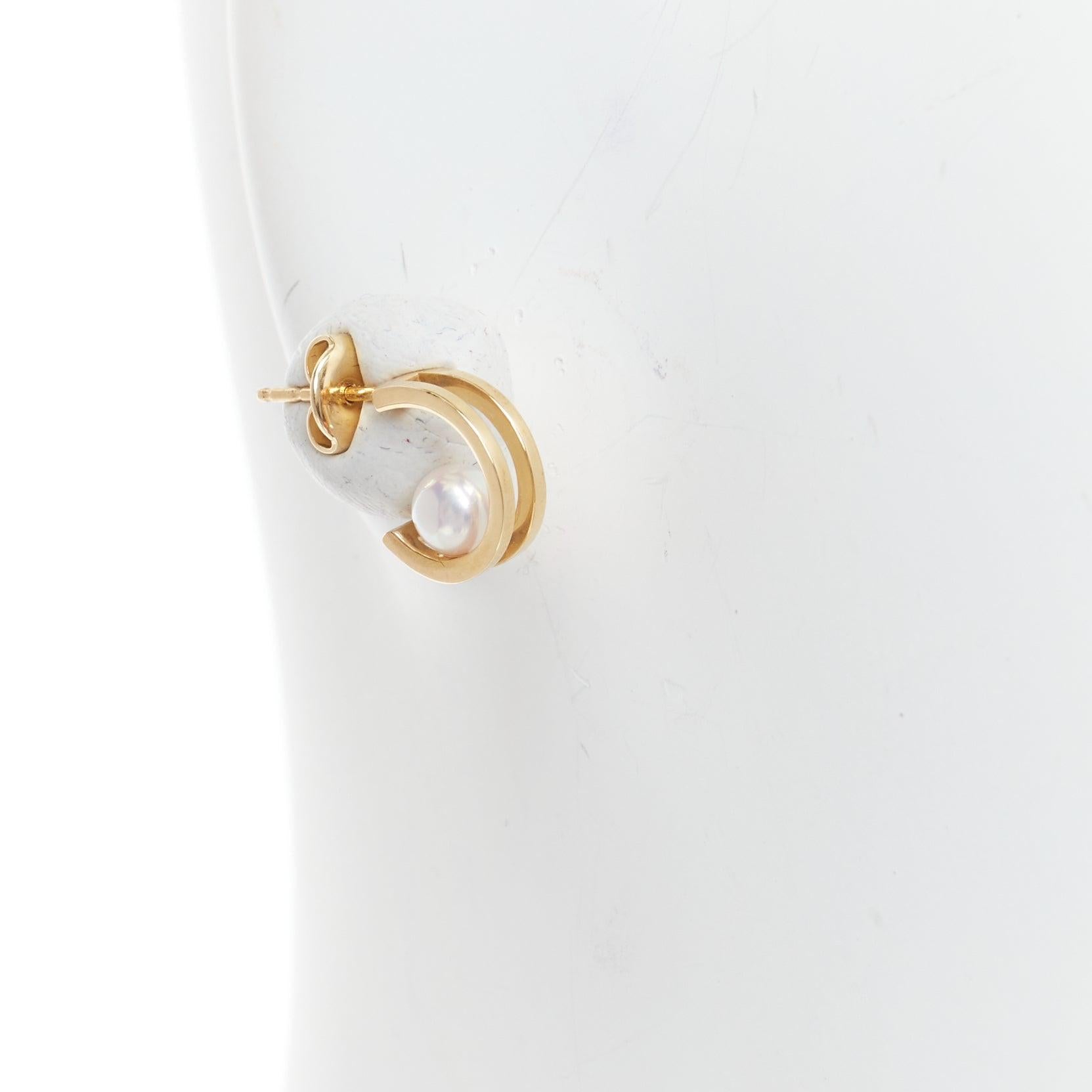 MIKIMOTO 18K yellow gold Akoya Pearl double hoop pin earring Pair
Reference: KYCG/A00138
Brand: Mikimoto
Model: Akoya Pearl
Material: Yellow Gold, Pearl
Color: Gold, Pearl
Pattern: Solid
Closure: Pin
Extra Details: 18k yellow gold with Akoya