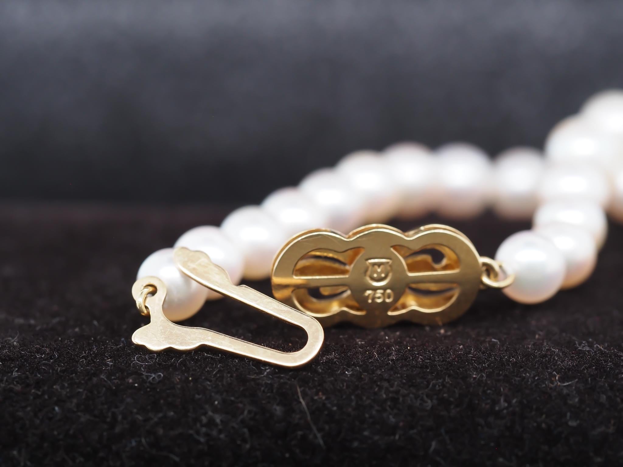 Mikimoto Collier en or jaune 18 carats et perles avec étiquette en vente 9