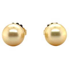 Pendientes contemporáneos de Mikimoto con perlas del Mar del Sur y oro amarillo de 18k