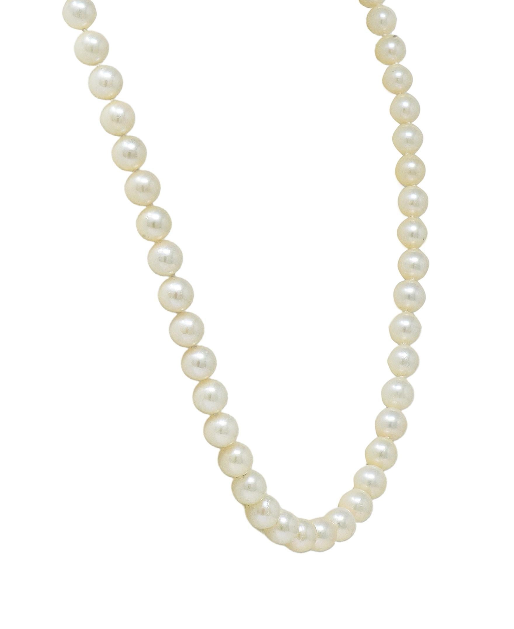 Mikimoto Collar de perlas Akoya de los años 80 en oro amarillo de 18 quilates en Excelente estado para la venta en Philadelphia, PA