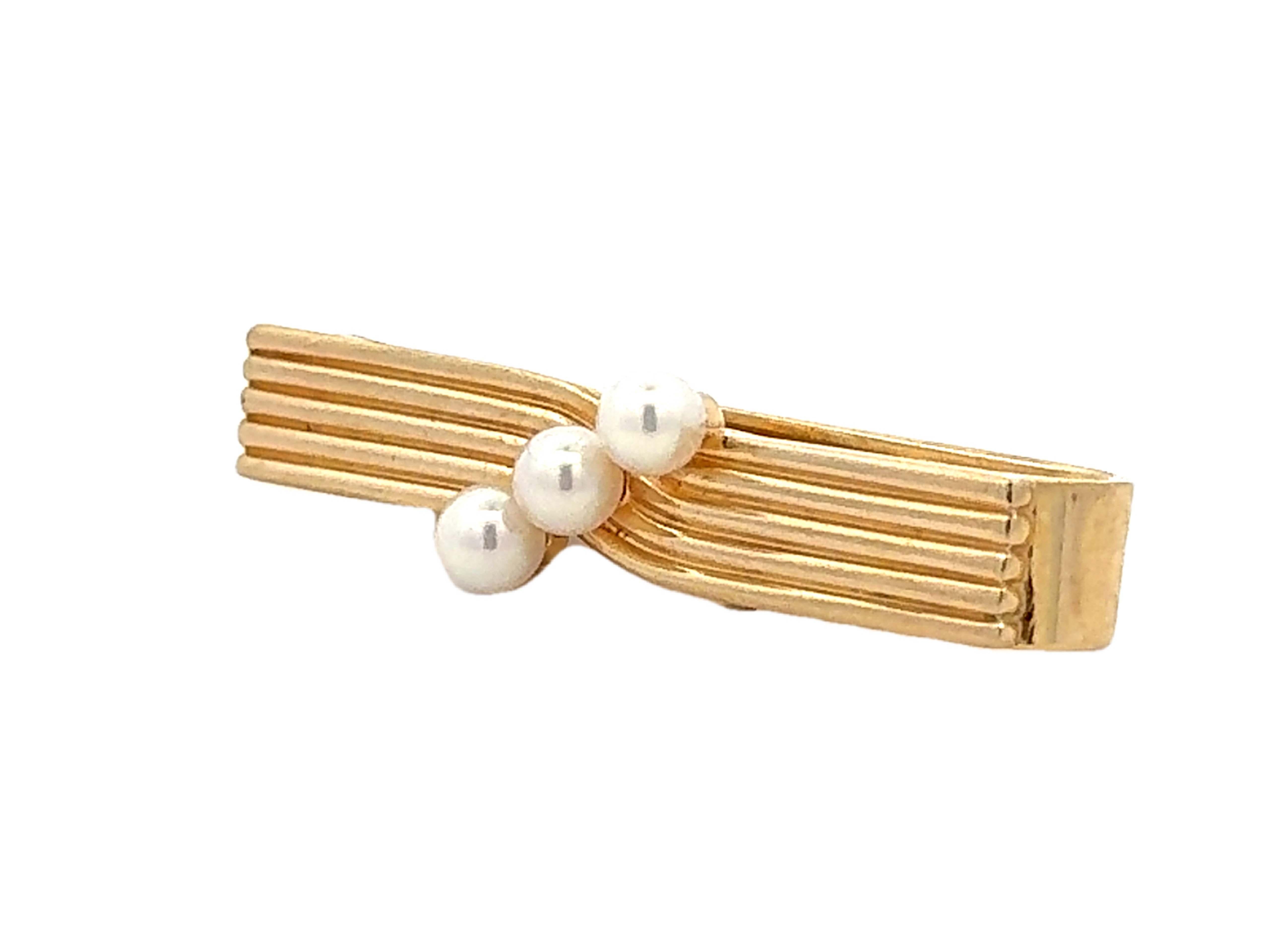 Mikimoto 14k Gelbgold Perlen-Krawattenclip mit 3 Perlen für Damen oder Herren im Angebot