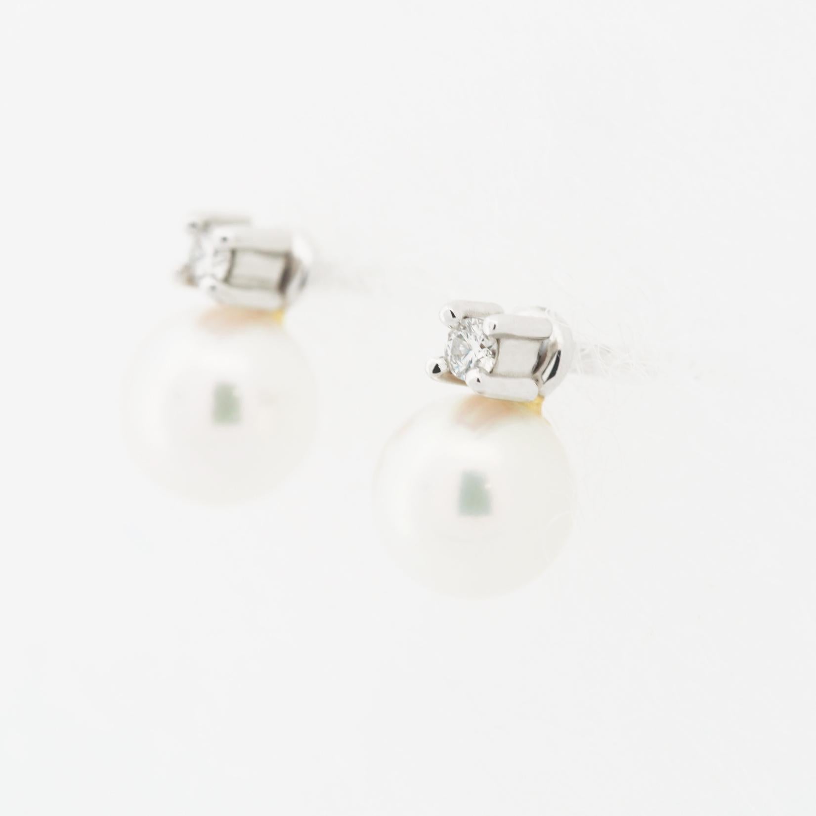 Women's Mikimoto 5 mm Akoya Pearl & Diamond Post Earrings 18k White Gold