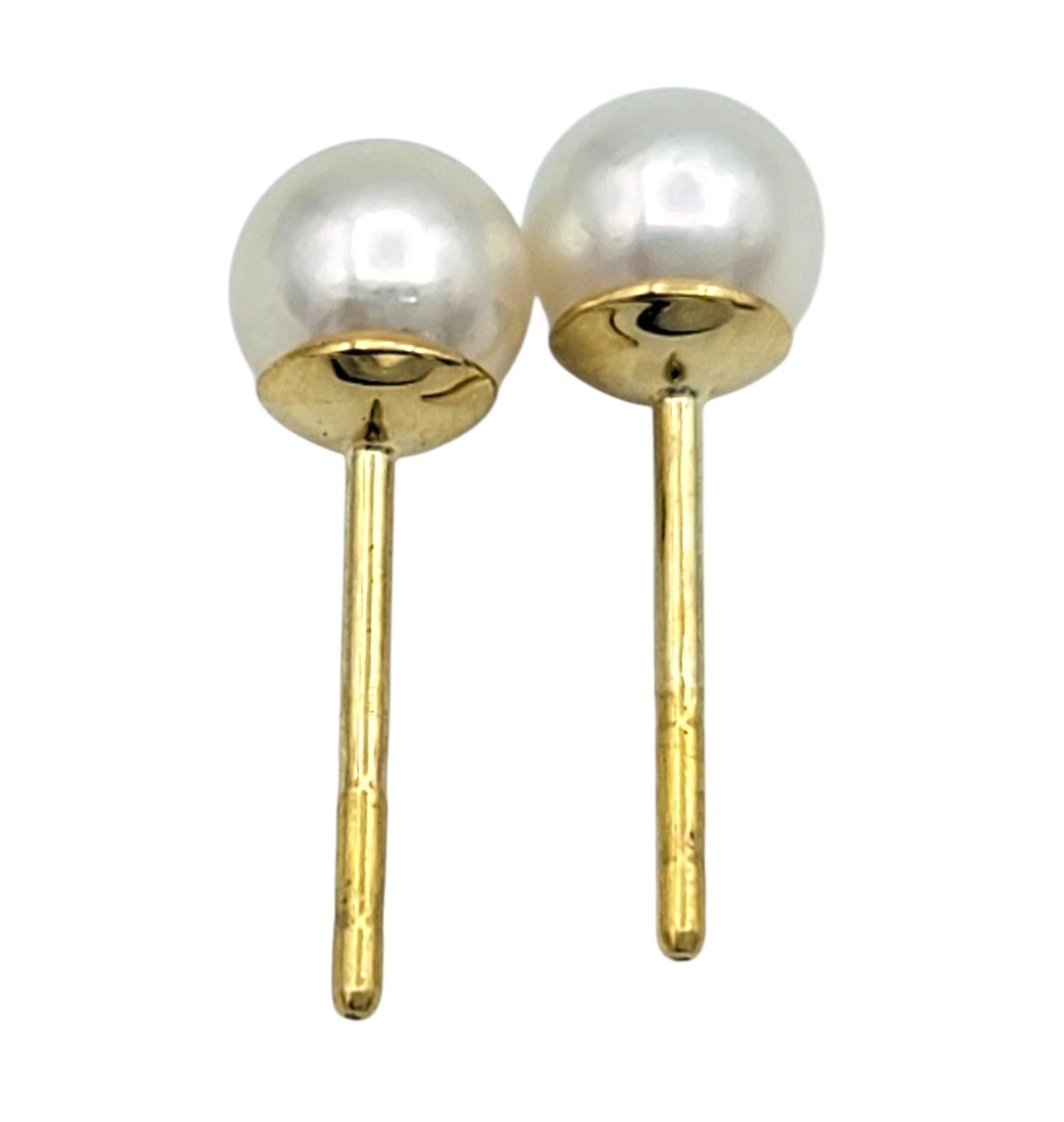 Orecchini con perle coltivate Akoya di Mikimoto da 5 mm in oro giallo da 18 carati In condizioni buone in vendita a Scottsdale, AZ