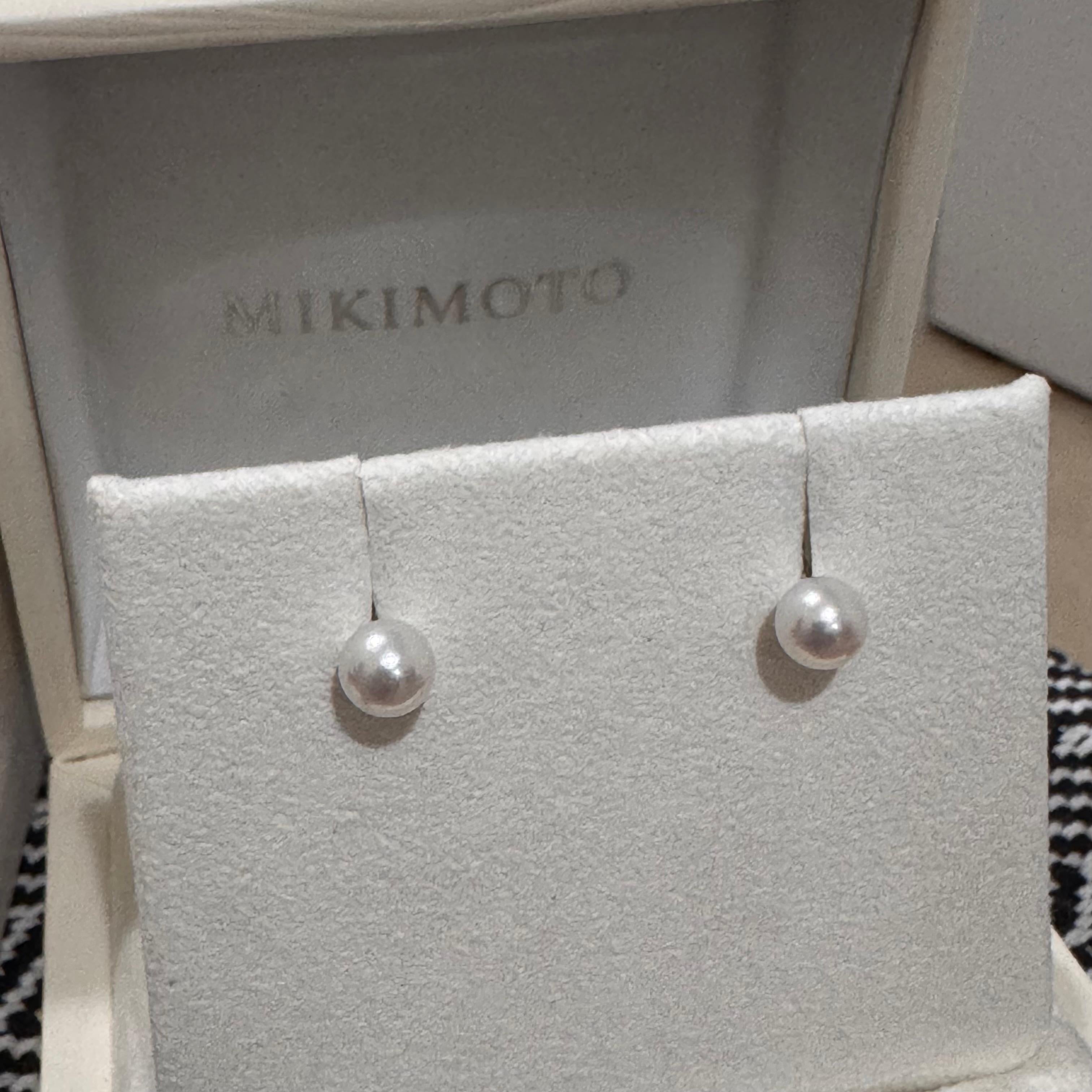 Mikimoto Orecchini a perla Akoya 6,0 mm in oro bianco 18 carati In condizioni buone a Kobe, Hyogo