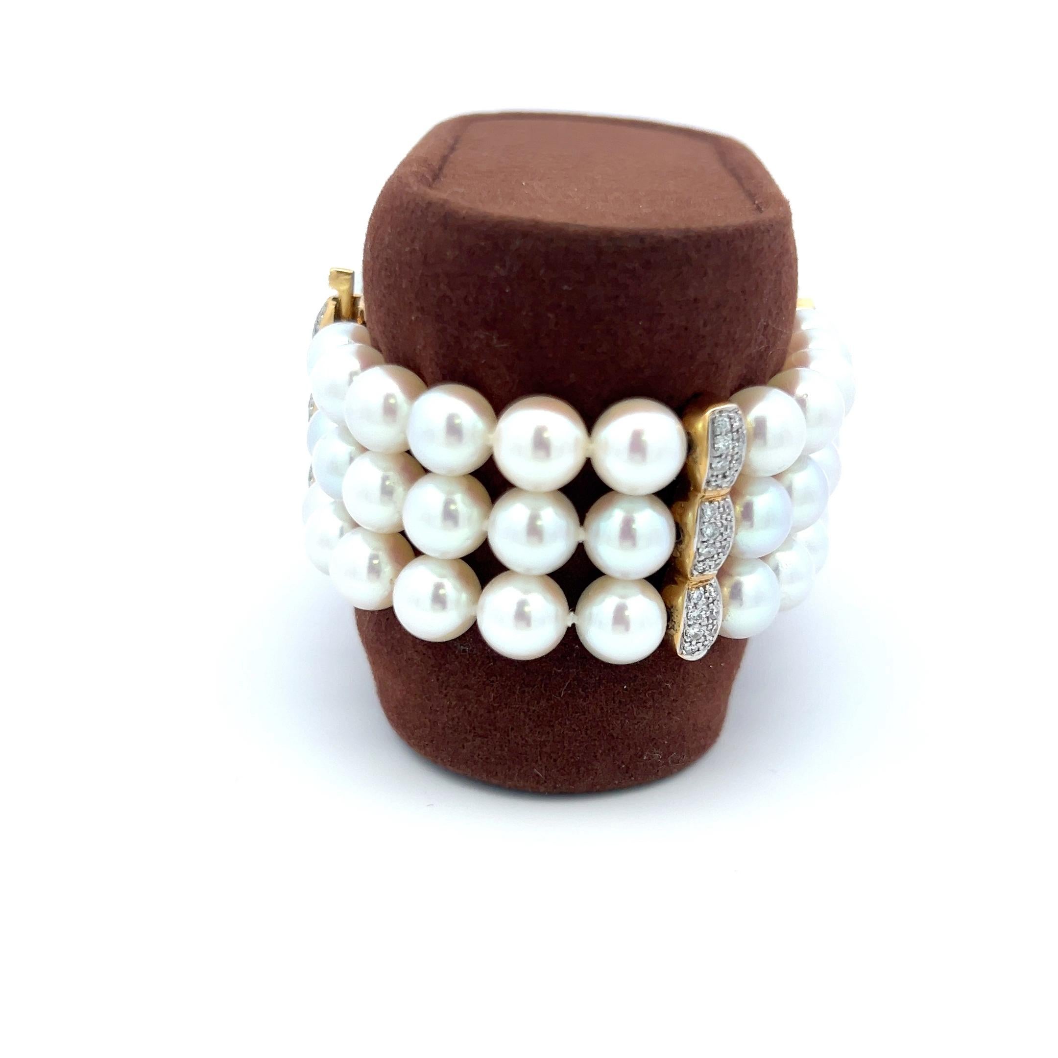 Designer:
Mikimoto
Title:
Mikimoto 1.00 Carat Pearl 0.68 Carat Round Brilliant G VS Diamond 18 Karat Yellow Gold Bead Bracelet
Style:
Bead
Metal:
18 Karat Yellow Gold
Gemstone 1:
0.68 Carat Diamond
Number of