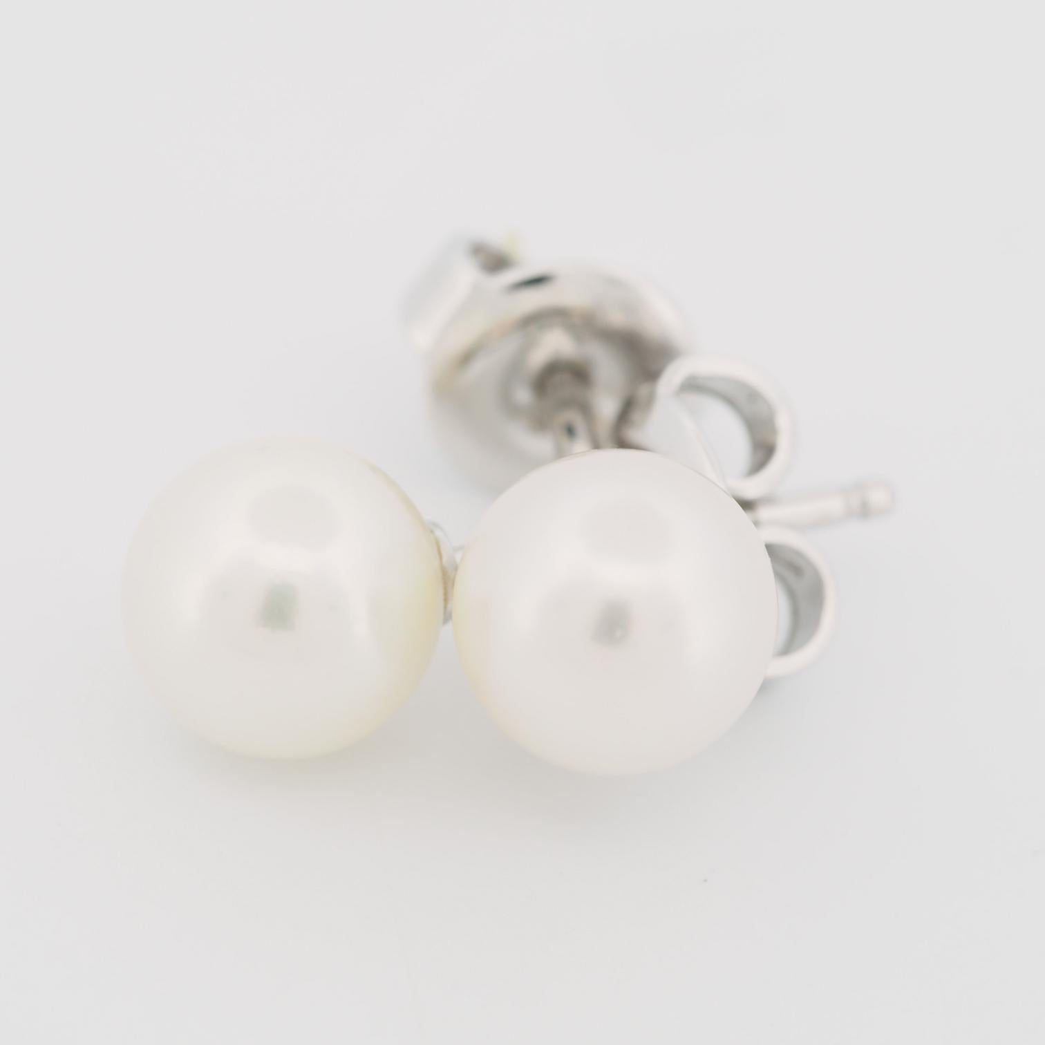 Mikimoto 6.5 mm Akoya Pearl Post Earrings 18k White Gold In Good Condition For Sale In Kobe, Hyogo