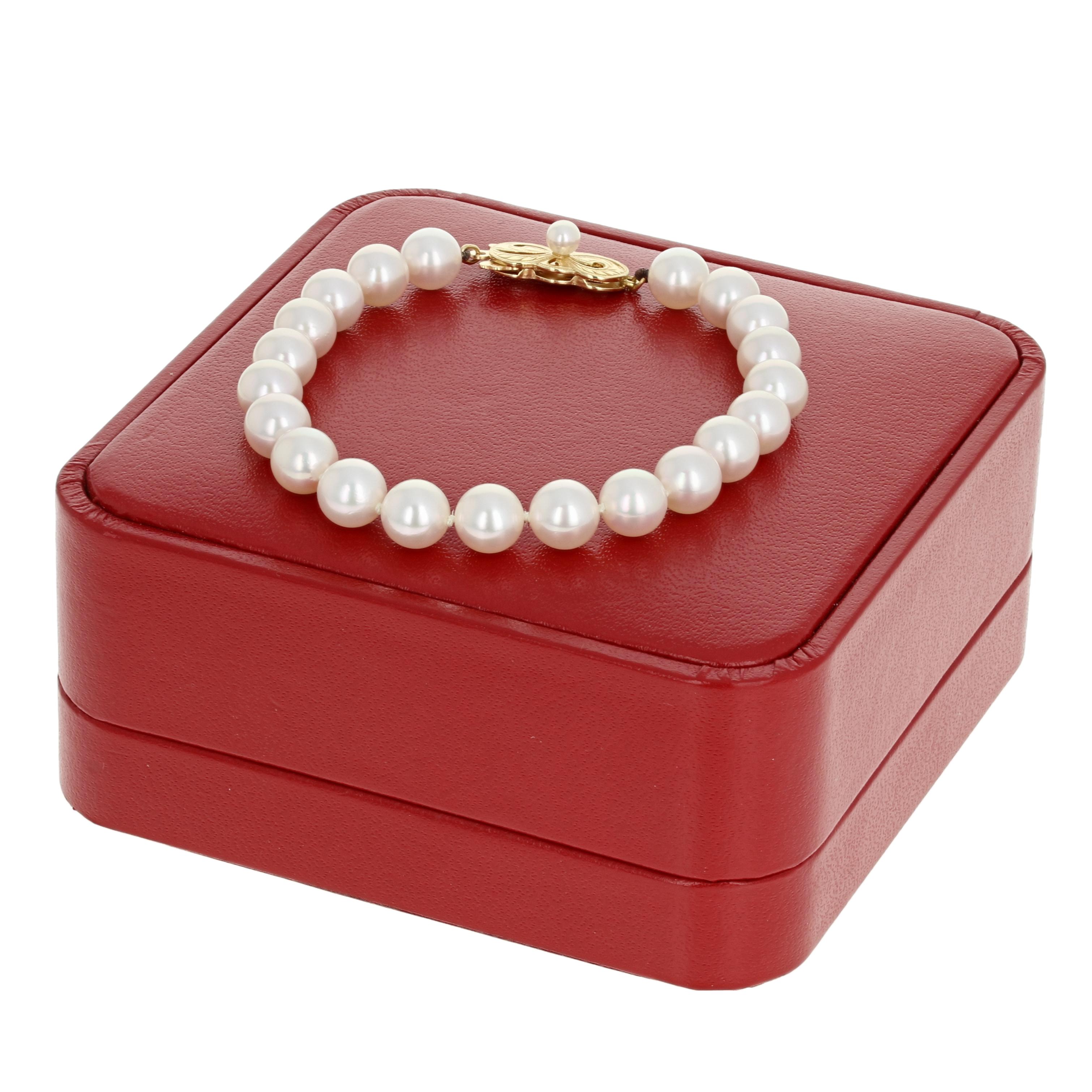 Mikimoto Akoya Pearl Bracelet, 18 Karat Gold Knotted Strand with Box In Excellent Condition In Greensboro, NC