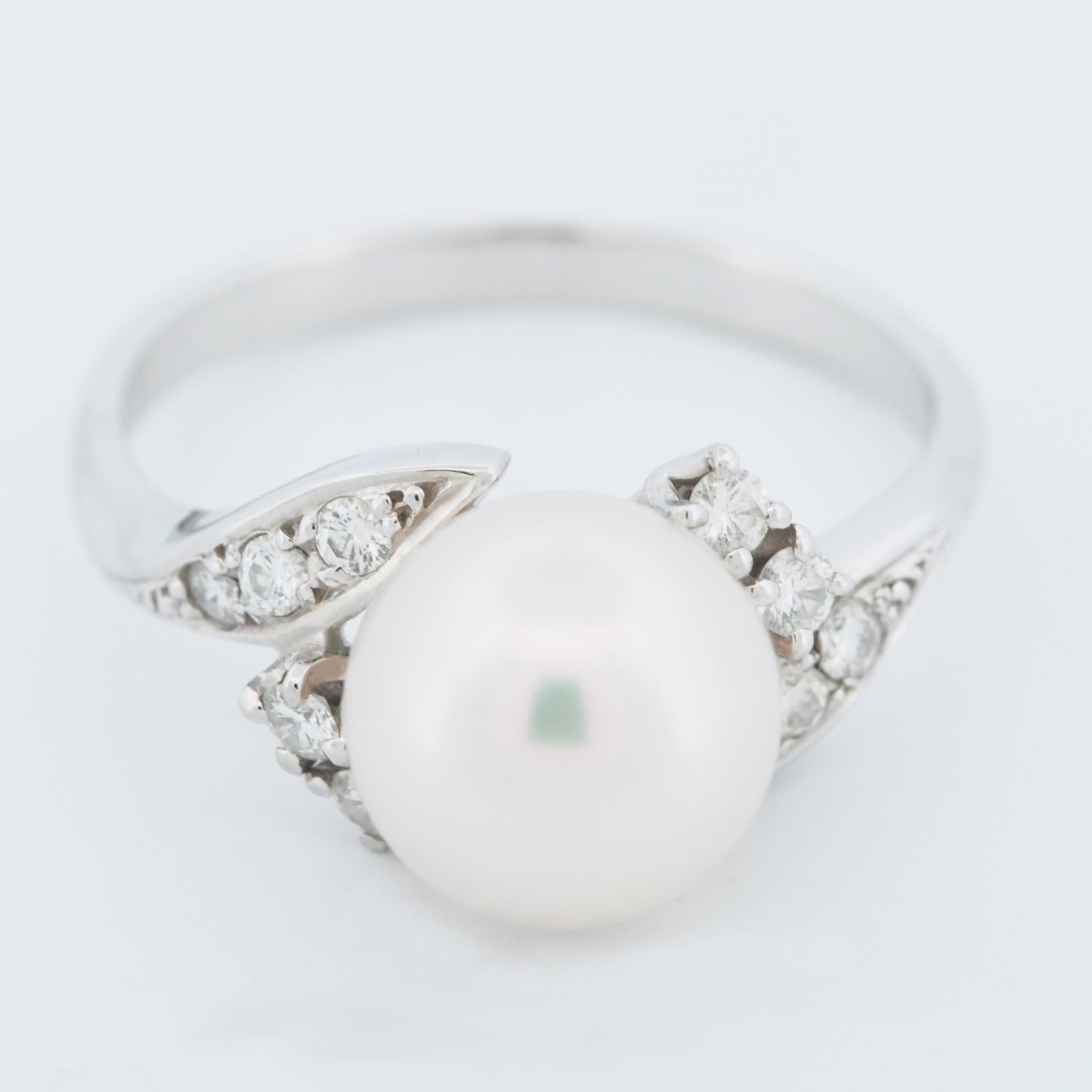 Mikimoto 8,2 mm Akoya Perlen- und Diamantring Pt 900 im Zustand „Gut“ in Kobe, Hyogo