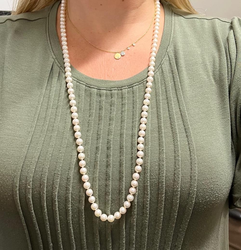 Mikimoto Akoya Cultured Pearl 18 Karat Yellow Gold Pearl Necklace In Excellent Condition In  Baltimore, MD
