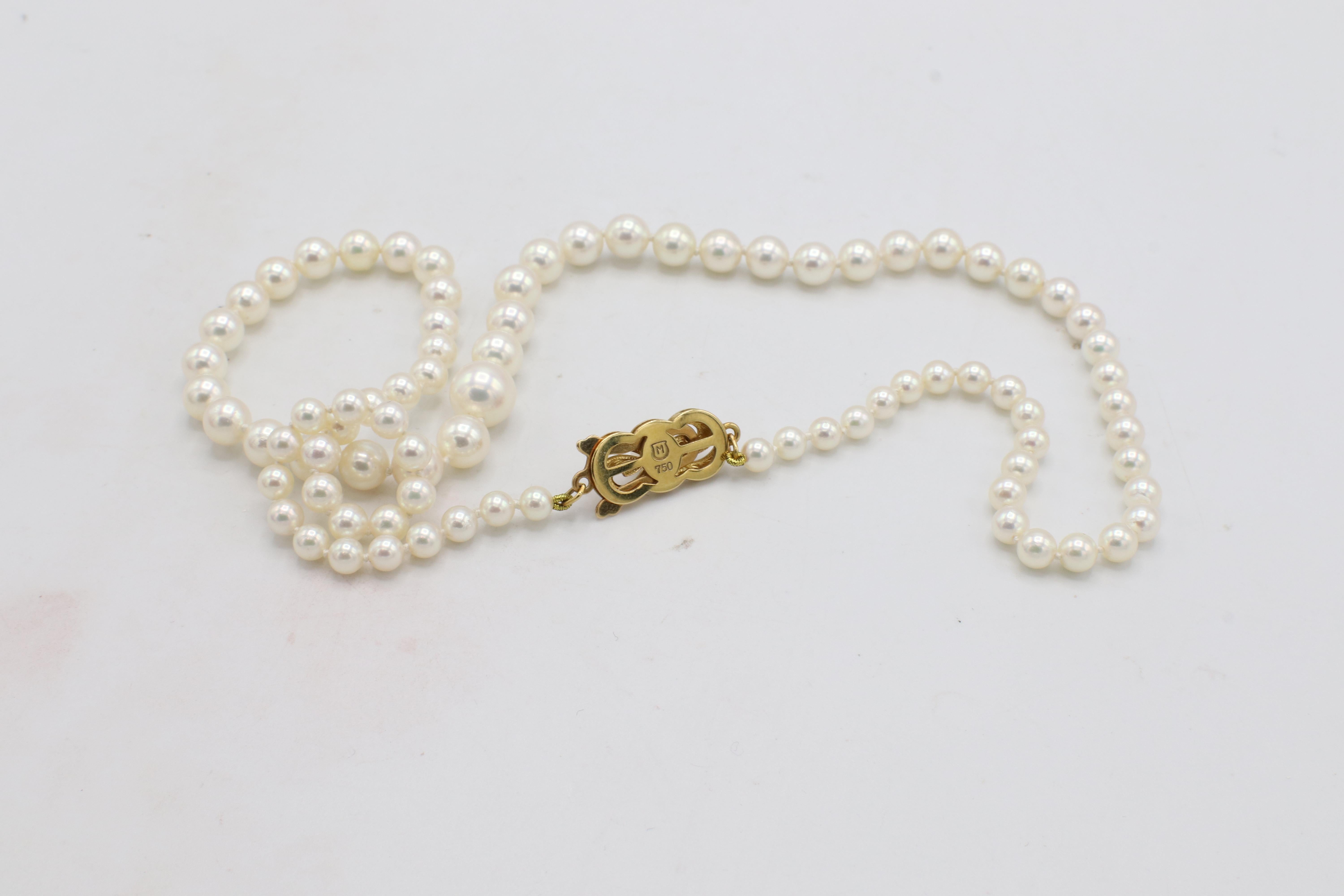 Mikimoto Akoya Zuchtperlenkette mit 18 Karat Goldverschluss und Box im Angebot 2