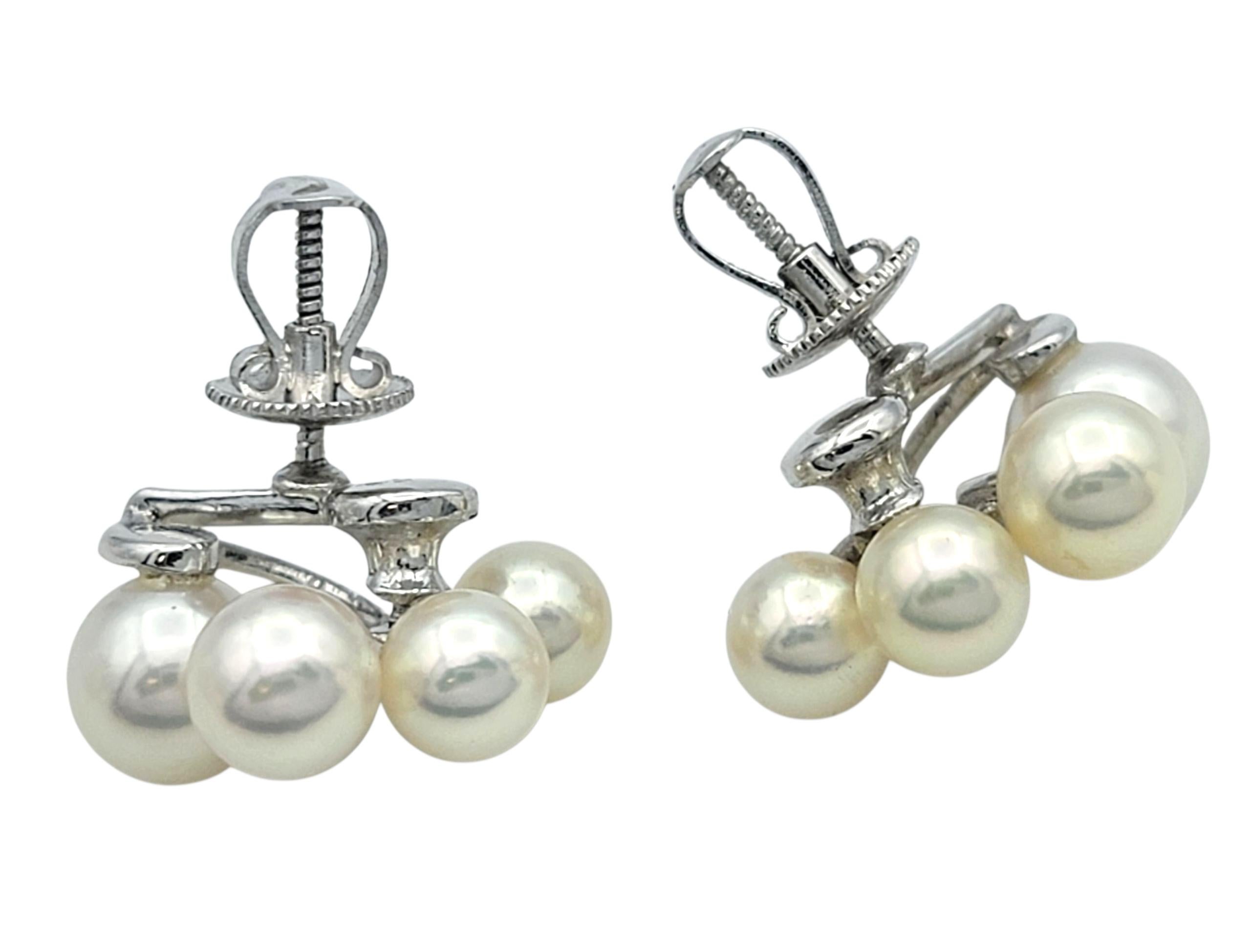 Mikimoto - Boucles d'oreilles en or blanc 18 carats avec motif en forme de tourbillon de perles de culture d'Akoya Bon état - En vente à Scottsdale, AZ