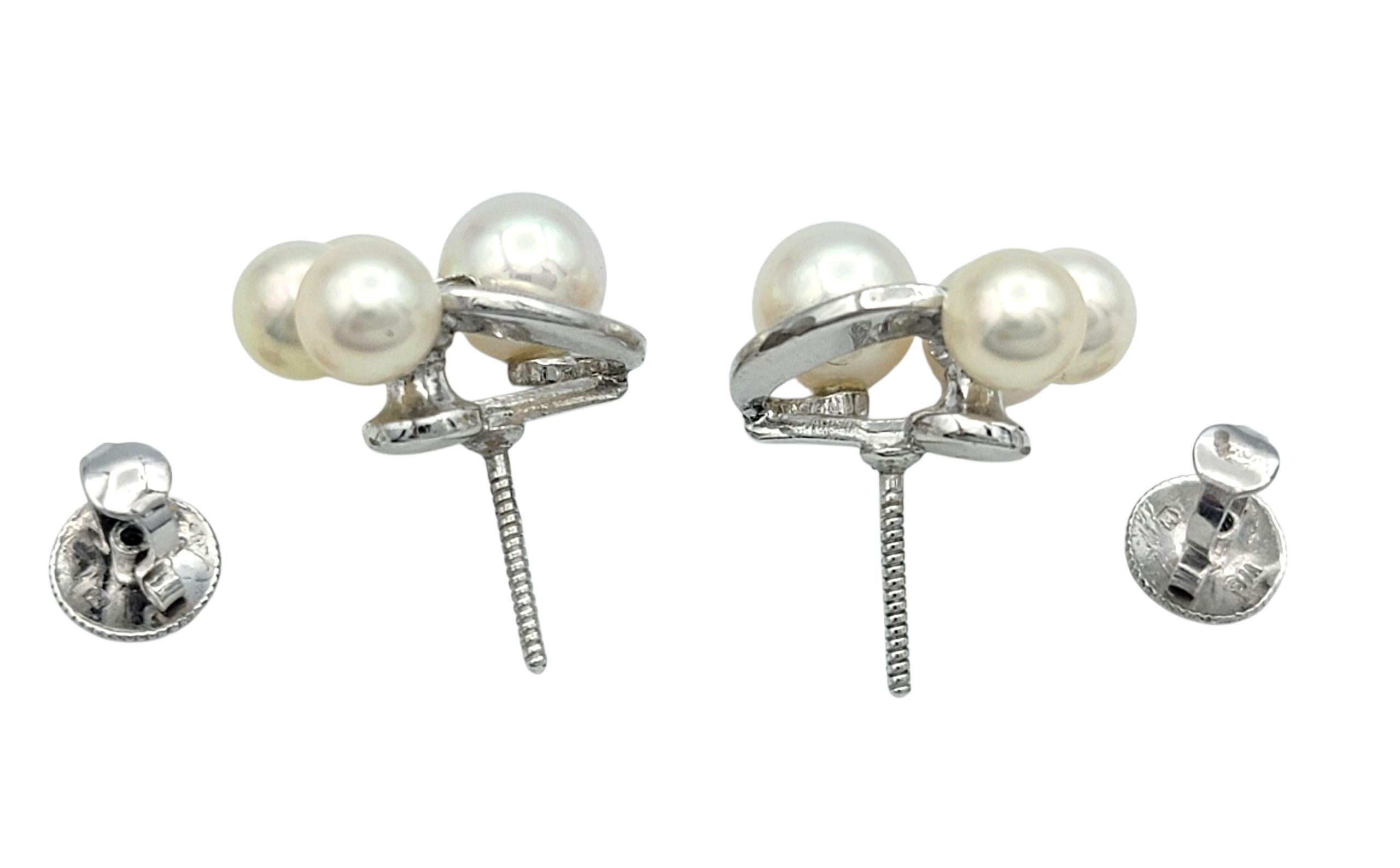 Mikimoto - Boucles d'oreilles en or blanc 18 carats avec motif en forme de tourbillon de perles de culture d'Akoya en vente 1
