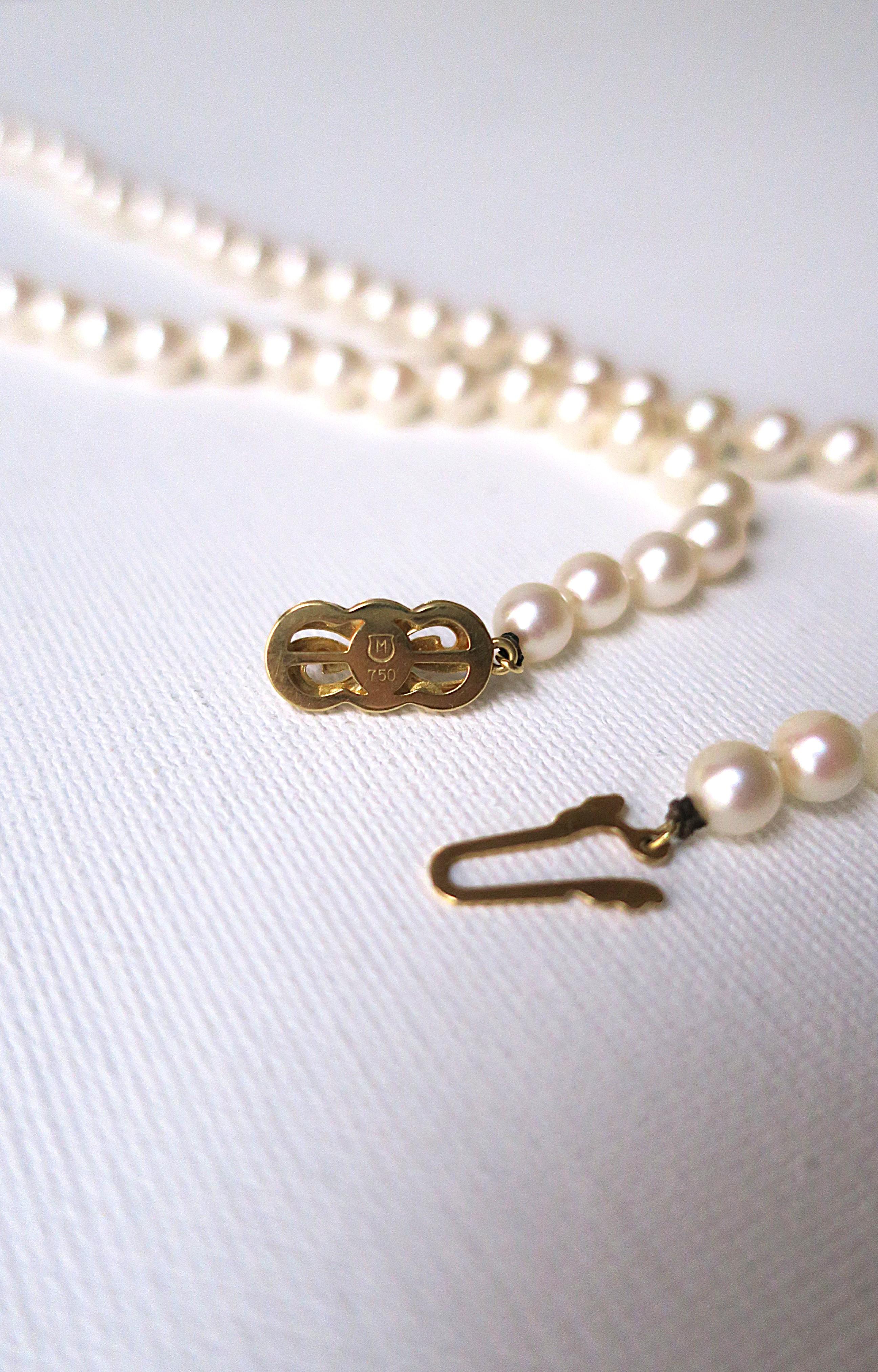 Mikimoto Akoya Pearl 18 Karat Gold Necklace For Sale 11