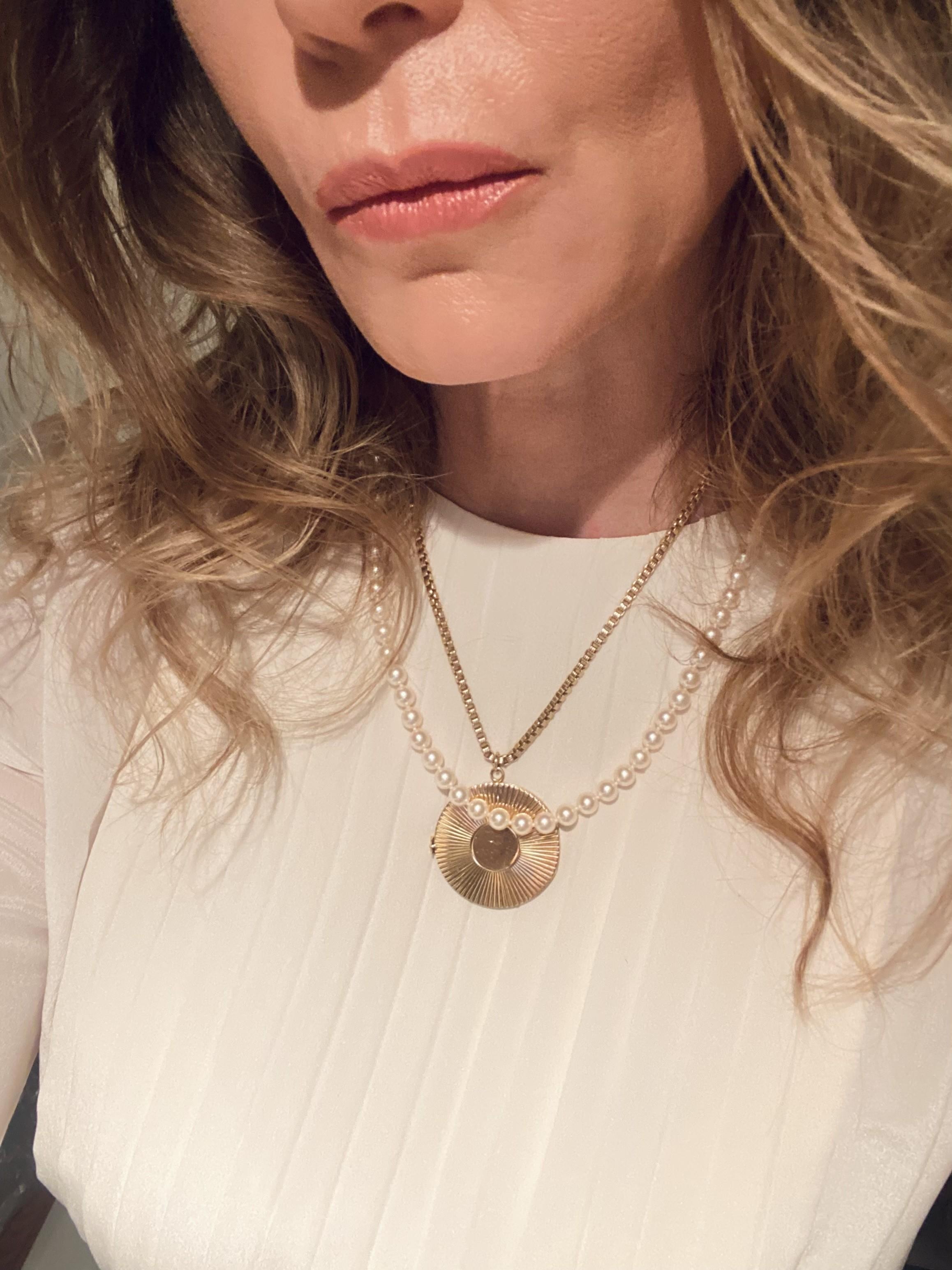 Mikimoto Akoya Pearl 18 Karat Gold Necklace For Sale 1