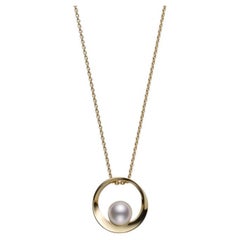 Mikimoto Ciondolo a cerchio con perla Akoya e oro giallo 18 carati MPQ10151AXXK
