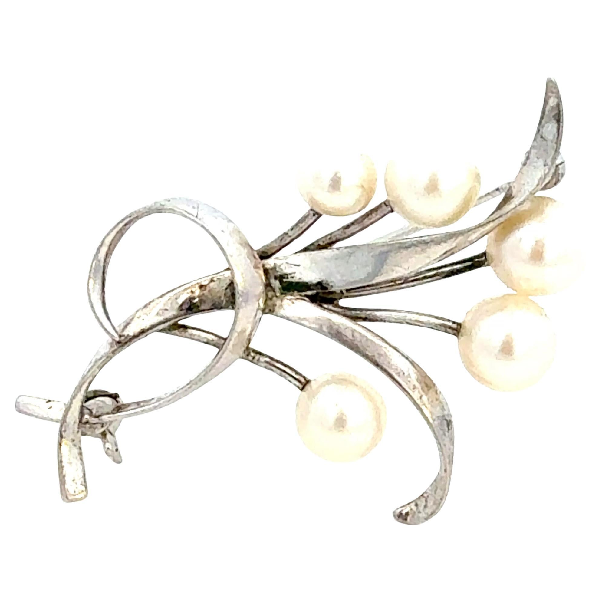 Mikimoto Broche de perlas Akoya 6.15 mm Plata de Ley Estate en venta