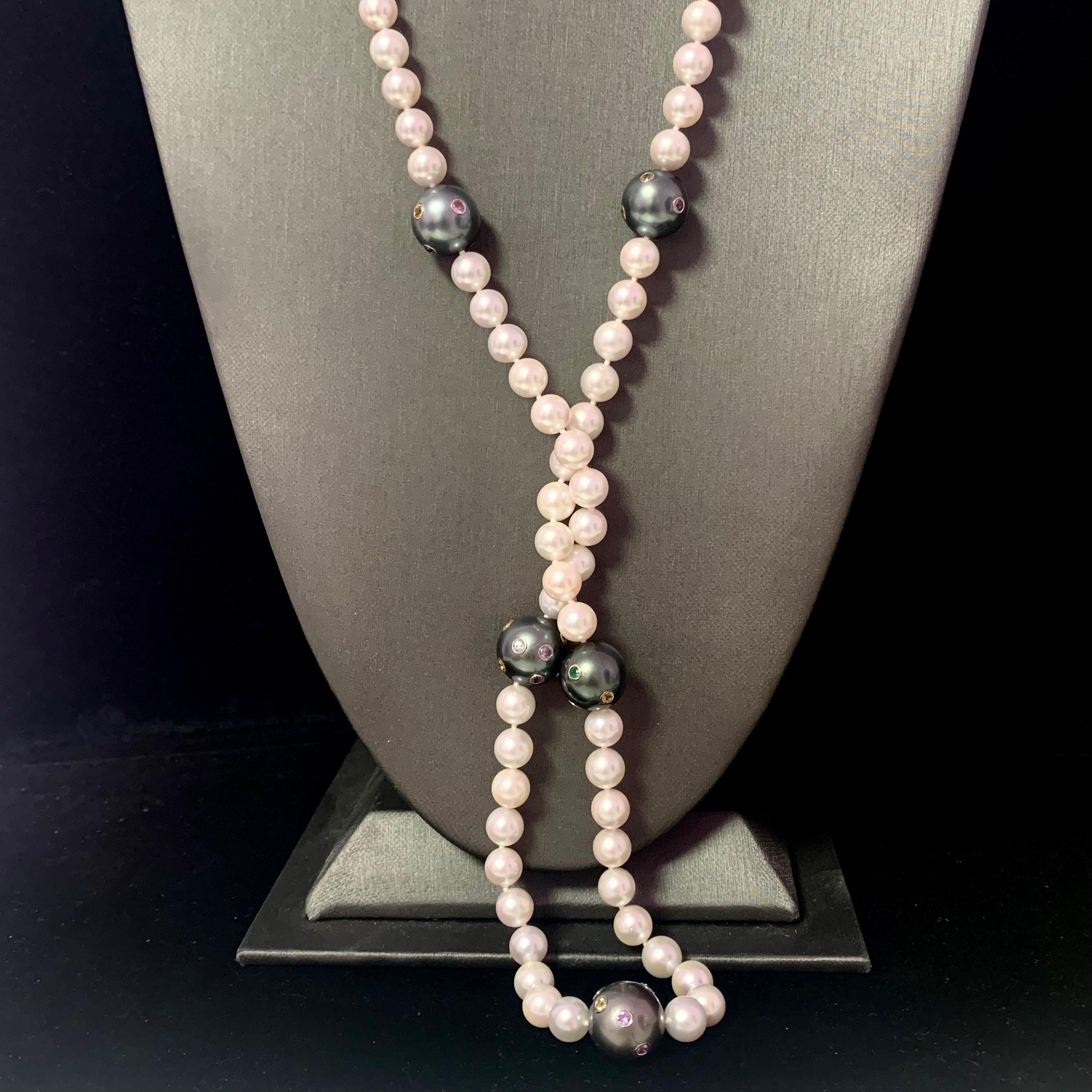 Taille ronde Akoya Collier de perles de Tahiti certifiée, diamants et saphirs, en or 14 carats, 8 mm en vente