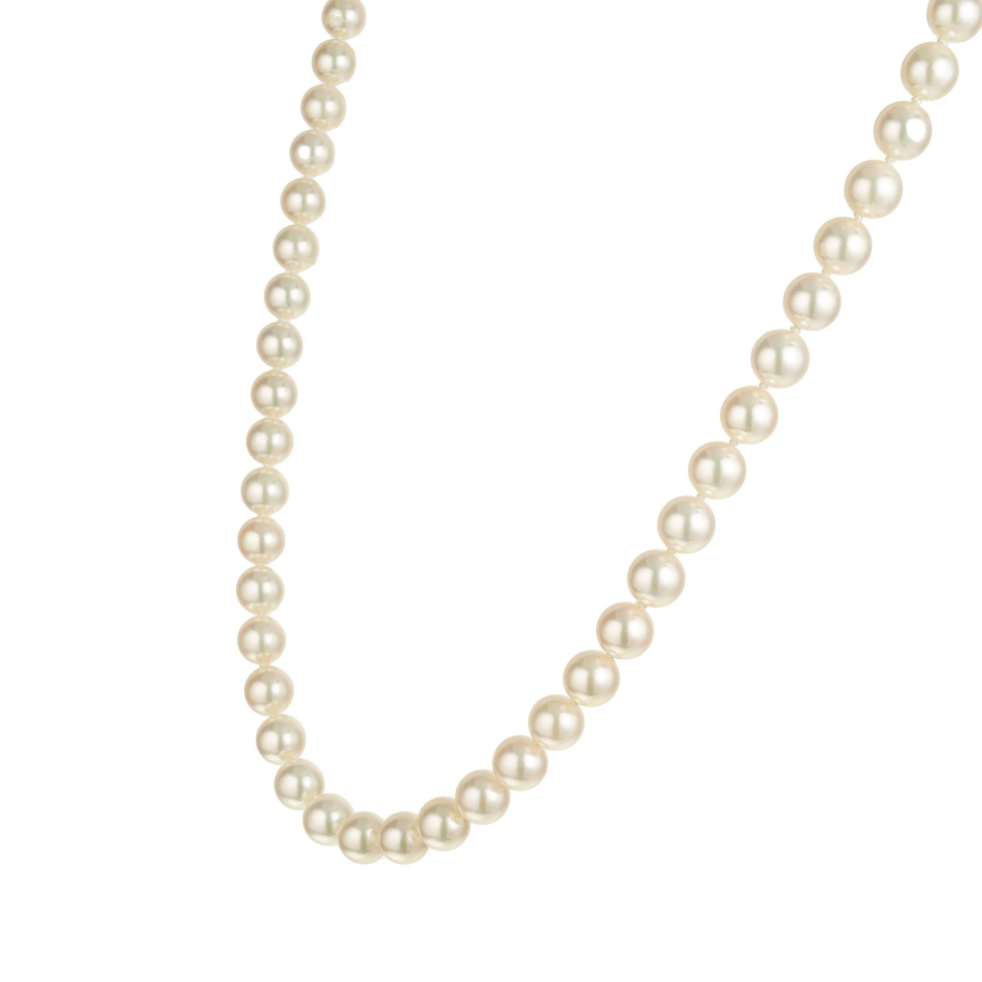 Mikimoto Akoya-Halskette aus Gelbgold mit Perlen und Diamanten (Rundschliff) im Angebot