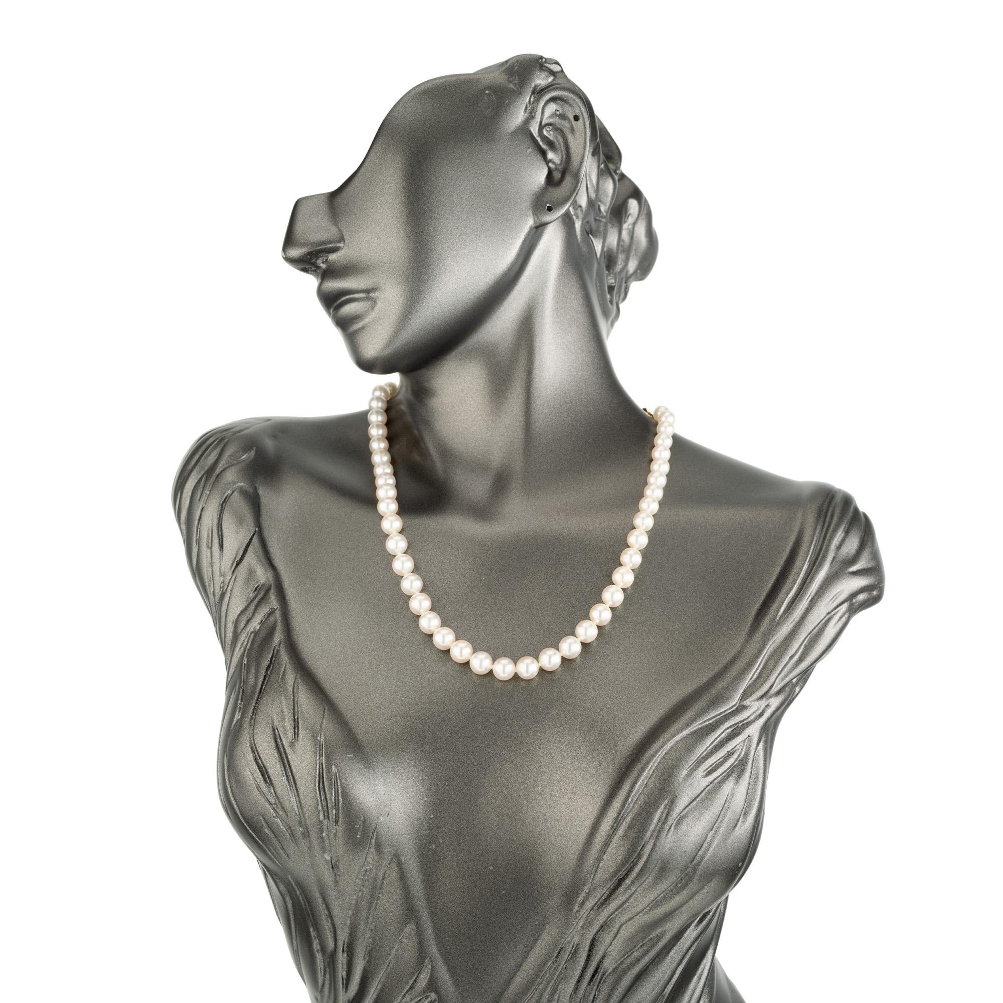 Mikimoto Akoya-Halskette aus Gelbgold mit Perlen und Diamanten im Angebot 1