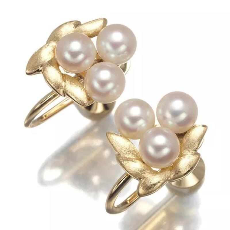 Round Cut Mikimoto Akoya Pearl Earrings Leaf Textured 14k Yellow Gold For Sale