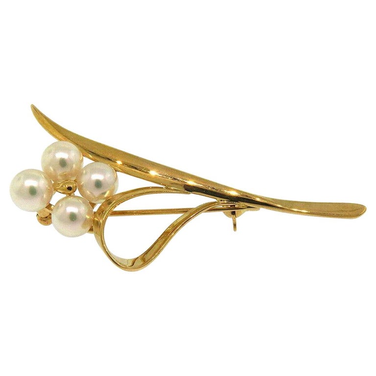 Mikimoto Akoya Pearl Flower Brooch in 18K For Sale at 1stDibs