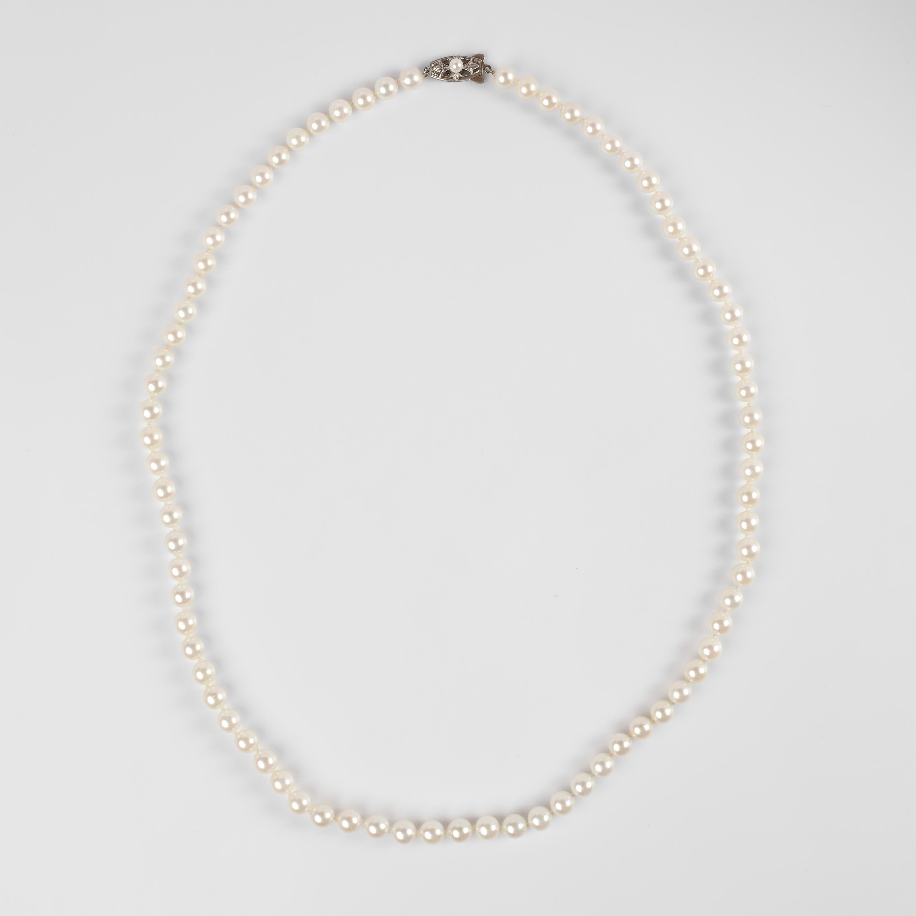 marilyn monroe pearl necklace