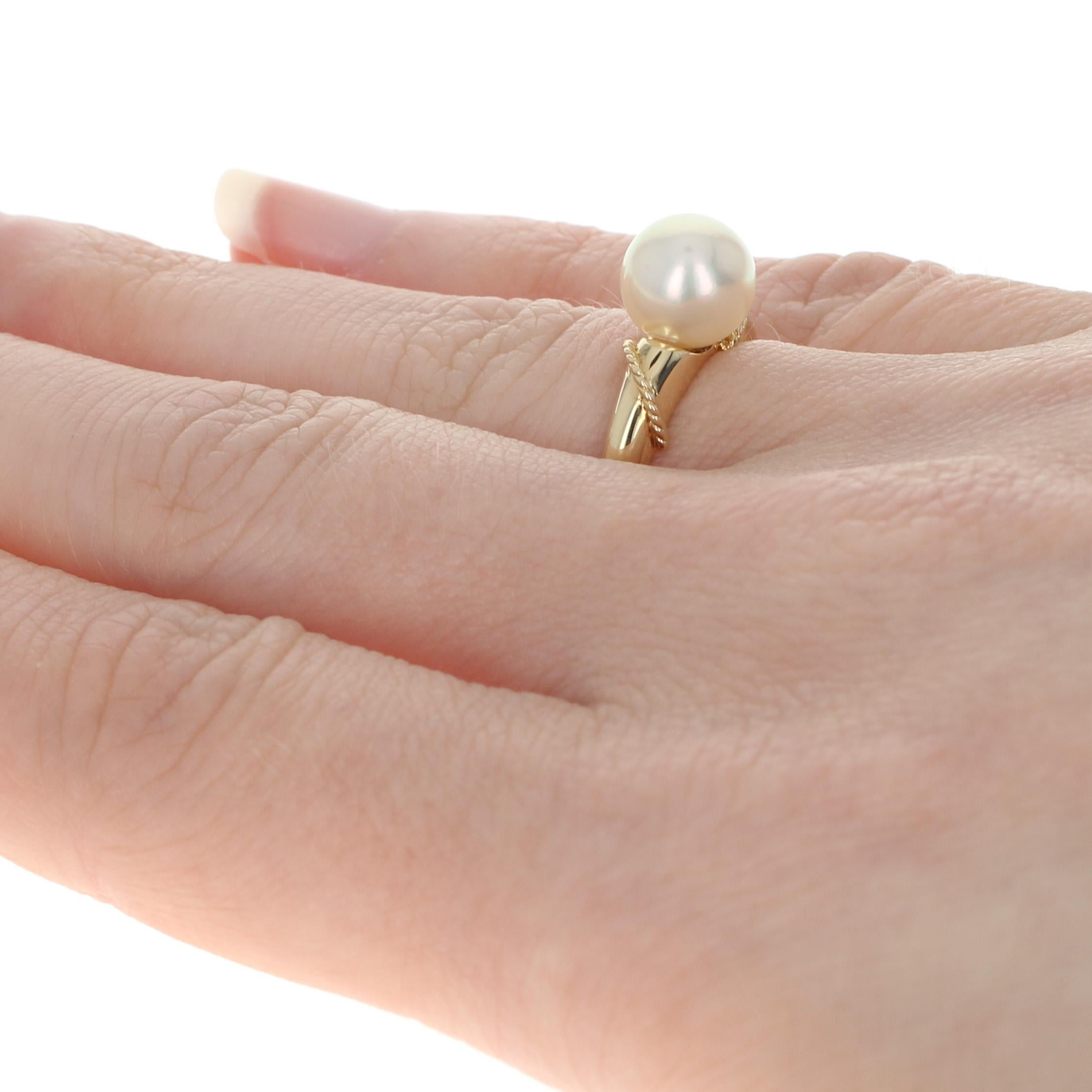 Round Cut Mikimoto Akoya Pearl Ring Yellow Gold, 18 Karat Solitaire with Boxes
